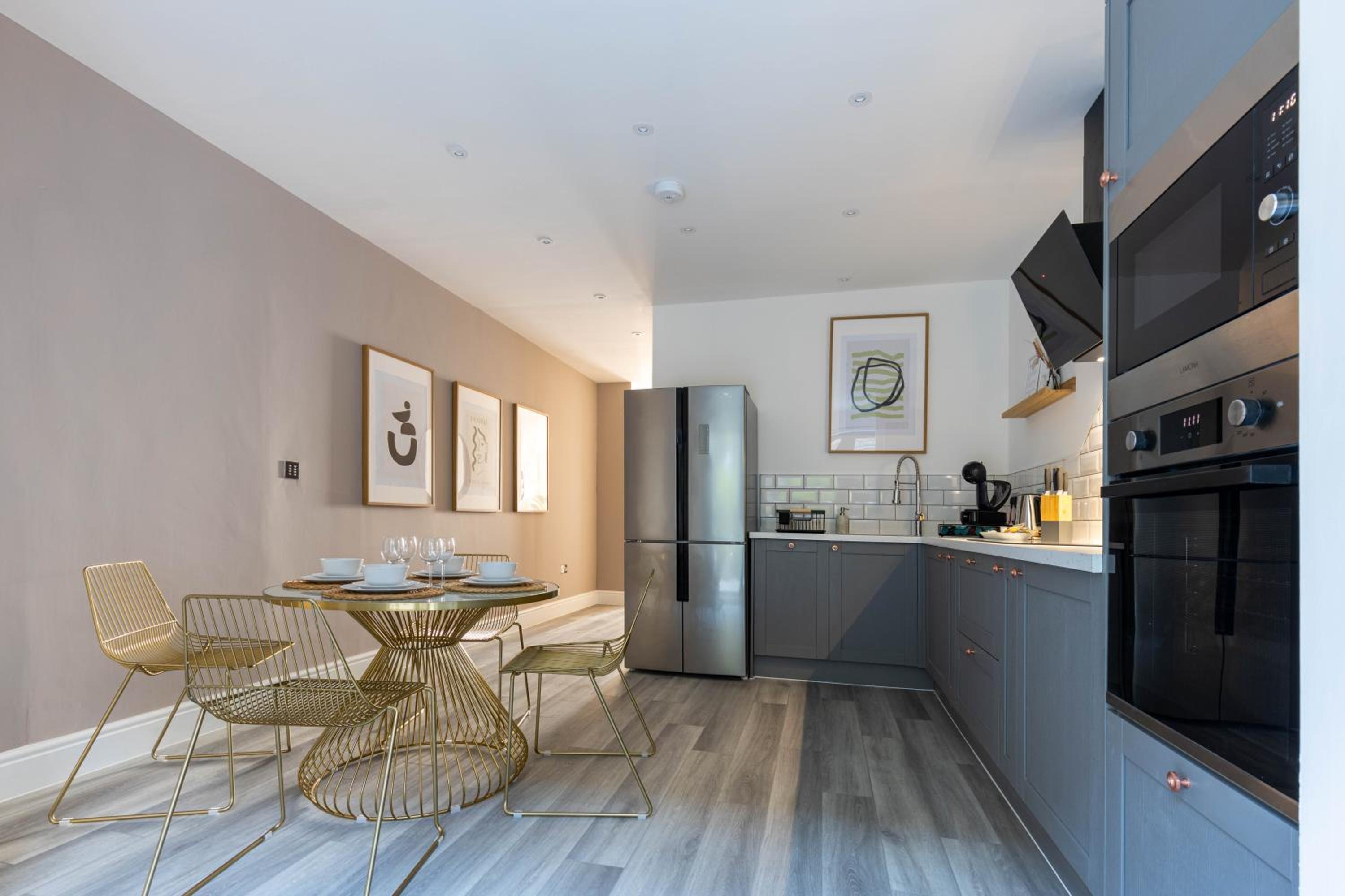 Luxury 1BR Seafront Apartment view 5