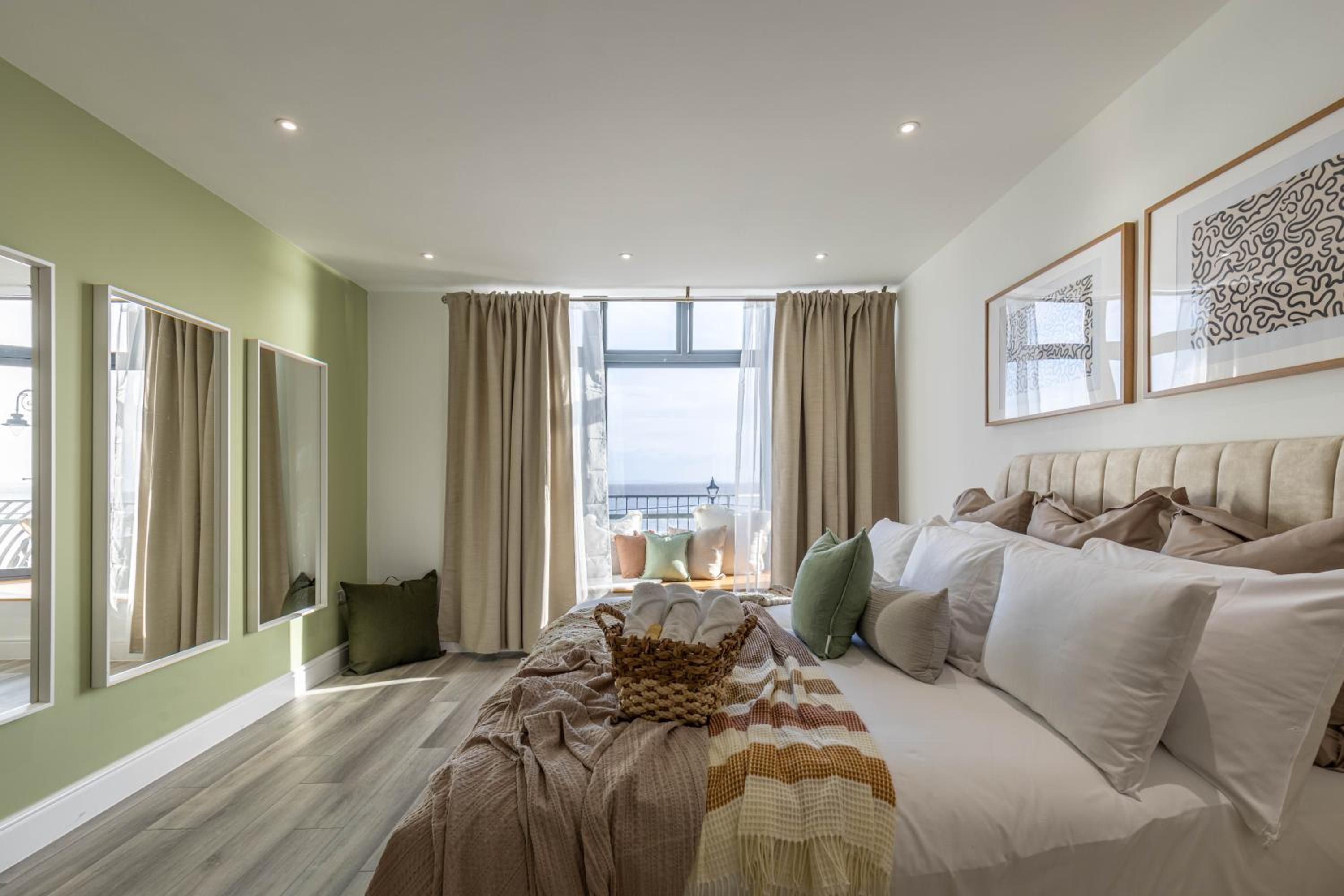 Luxury 1BR Seafront Apartment view 2