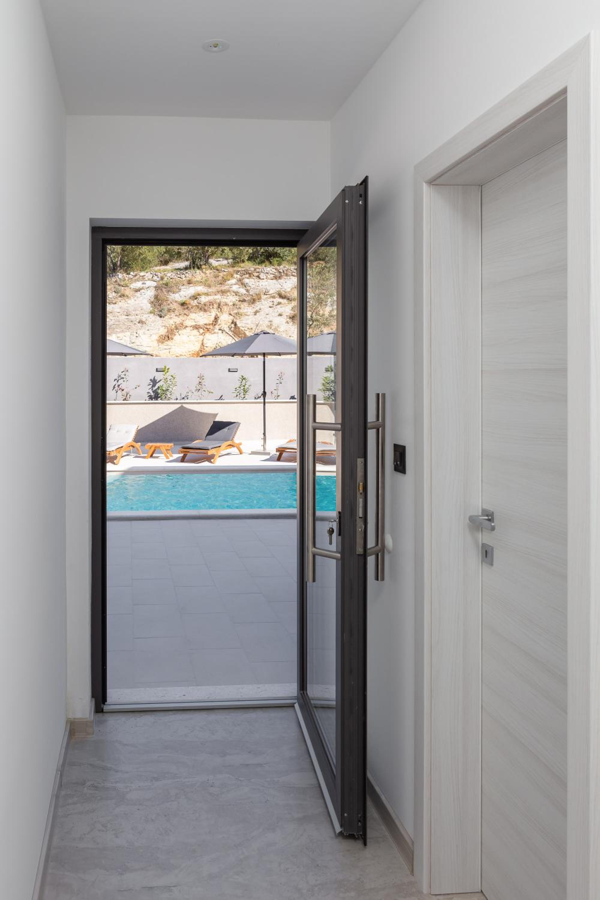 Luxury Apartment Lorena - Private Heated Pool - view 2