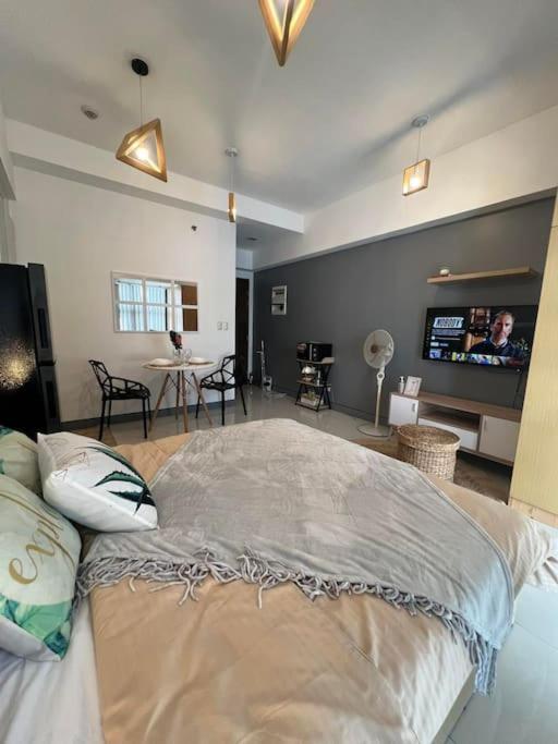 Cozy Studio Viceroy Residences McKinley Hill Bgc view 4
