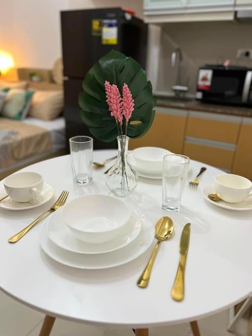 Cozy Studio Viceroy Residences McKinley Hill Bgc view 5