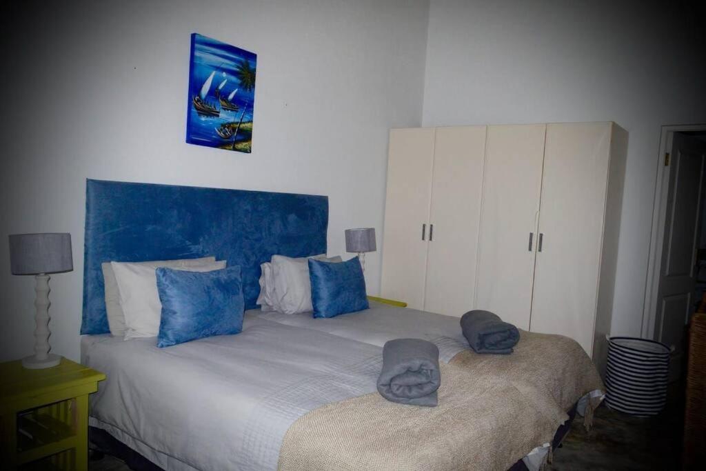 Bush house by the sea, Ponta Malongane view 3