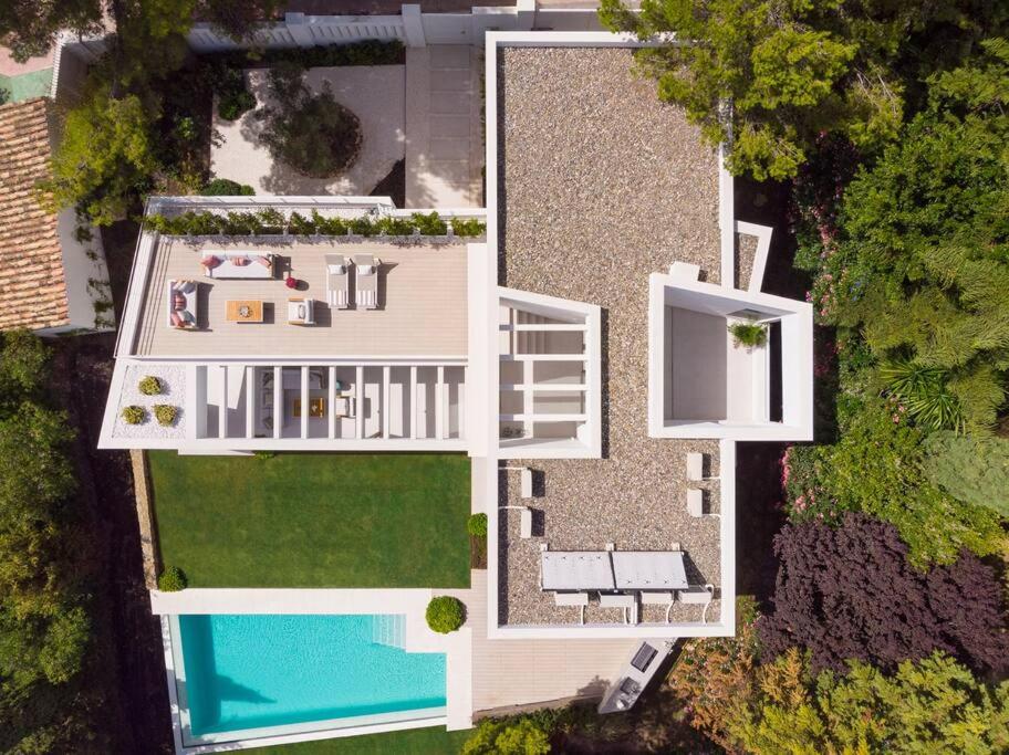 Amazing modern villa located mins from beach RDR234 view 4