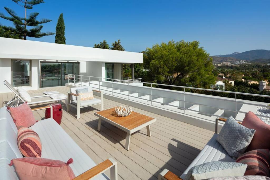 Amazing modern villa located mins from beach RDR234 view 5