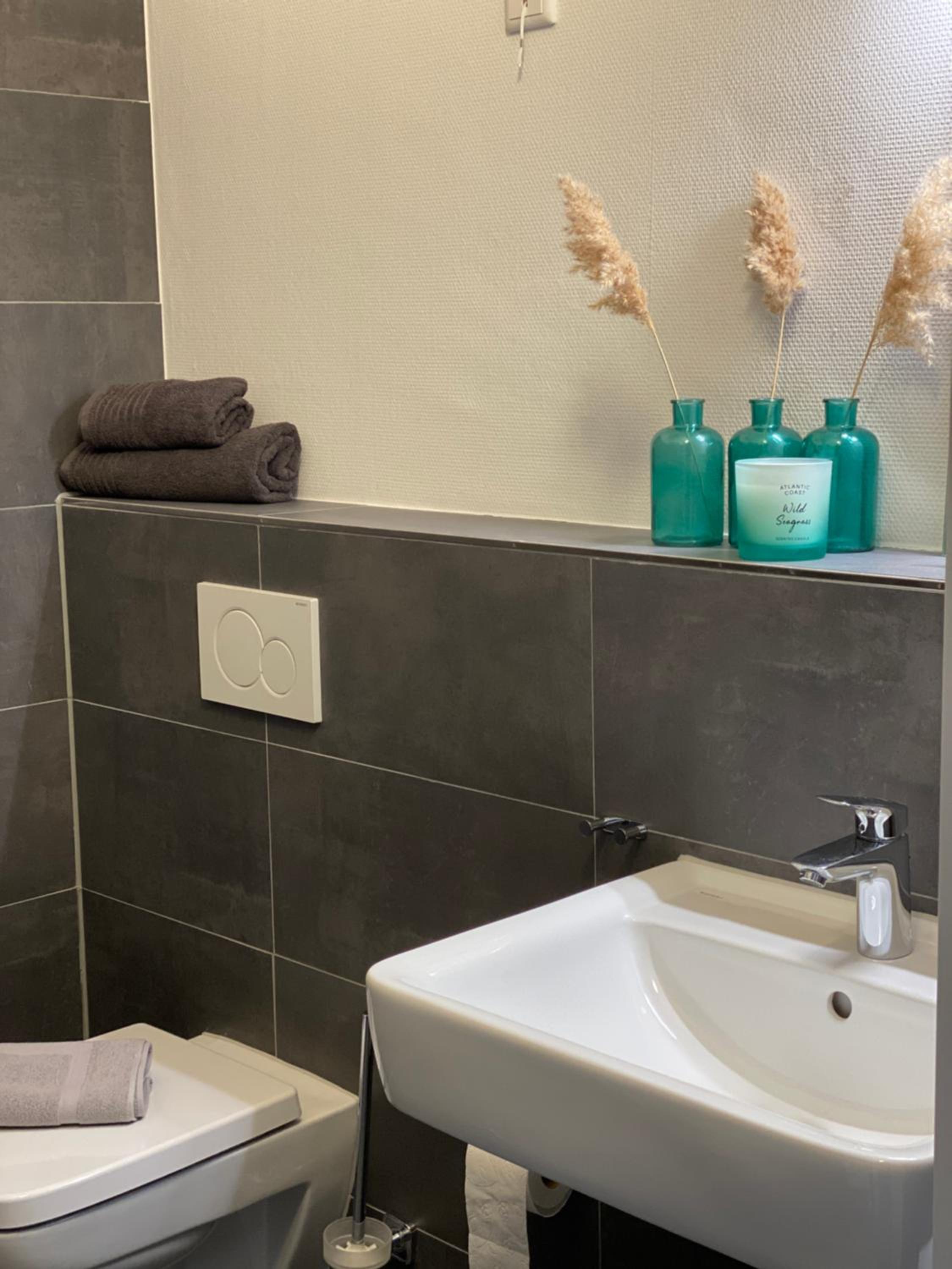 BIELEFELD CITY APARTMENTS - komfortable Einzelzimmer und Doppelzimmer - moderne Badezimmer, schnelles WLAN, Self-Check-In