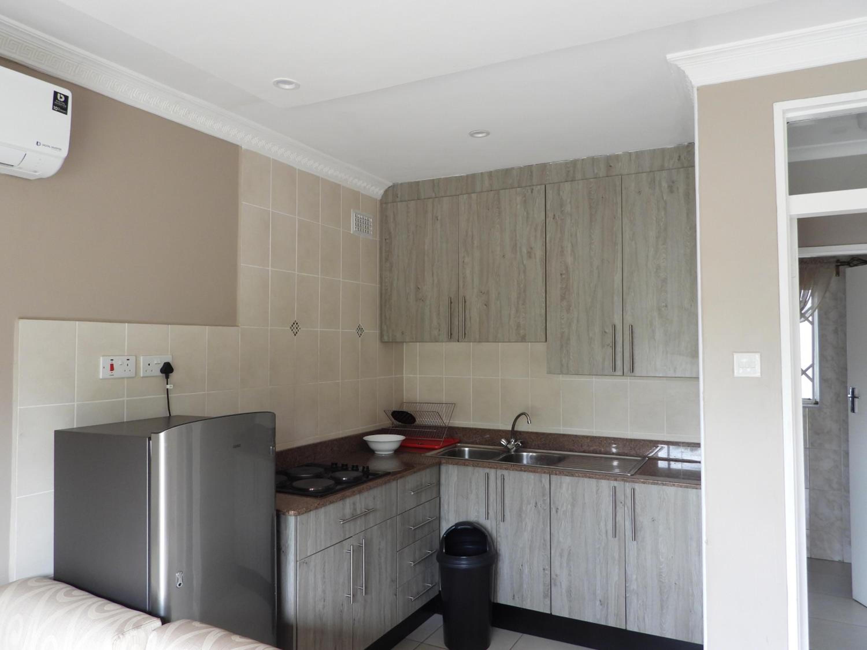 2 bedroomed apartment with en-suite and kitchenette - 2064 view 3