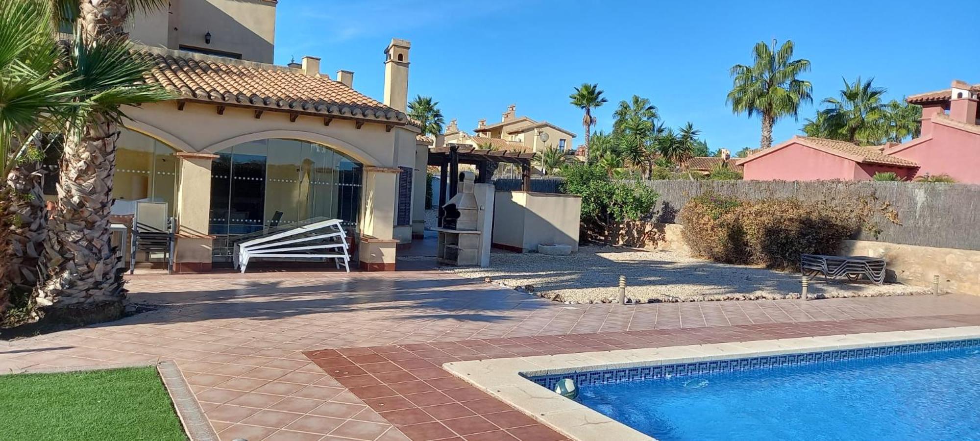 HL 002 Holiday rentals 4 Bedrooms 4 Bathroom villa with private pool view 4