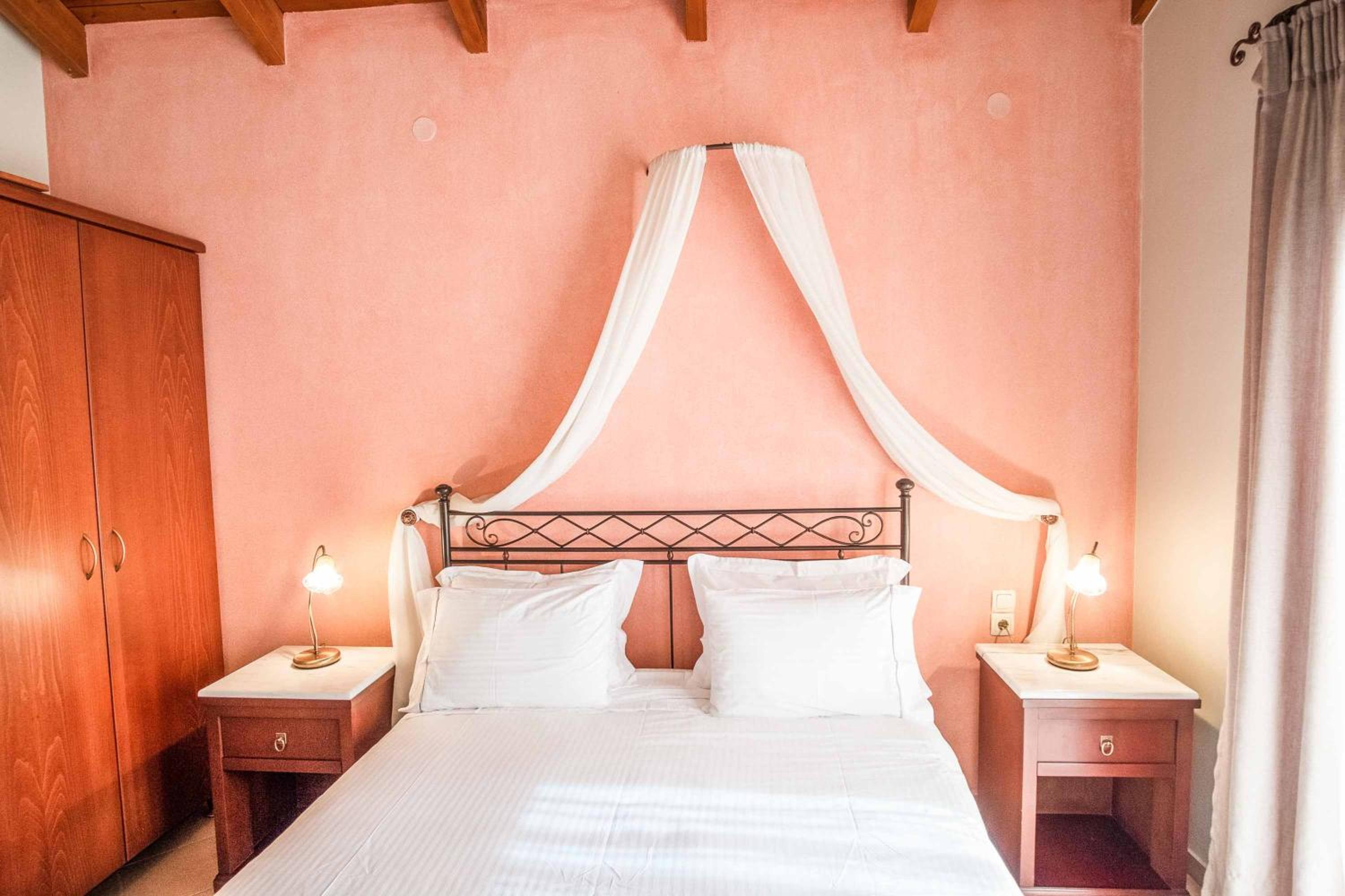 Apolis Luxury Villa
