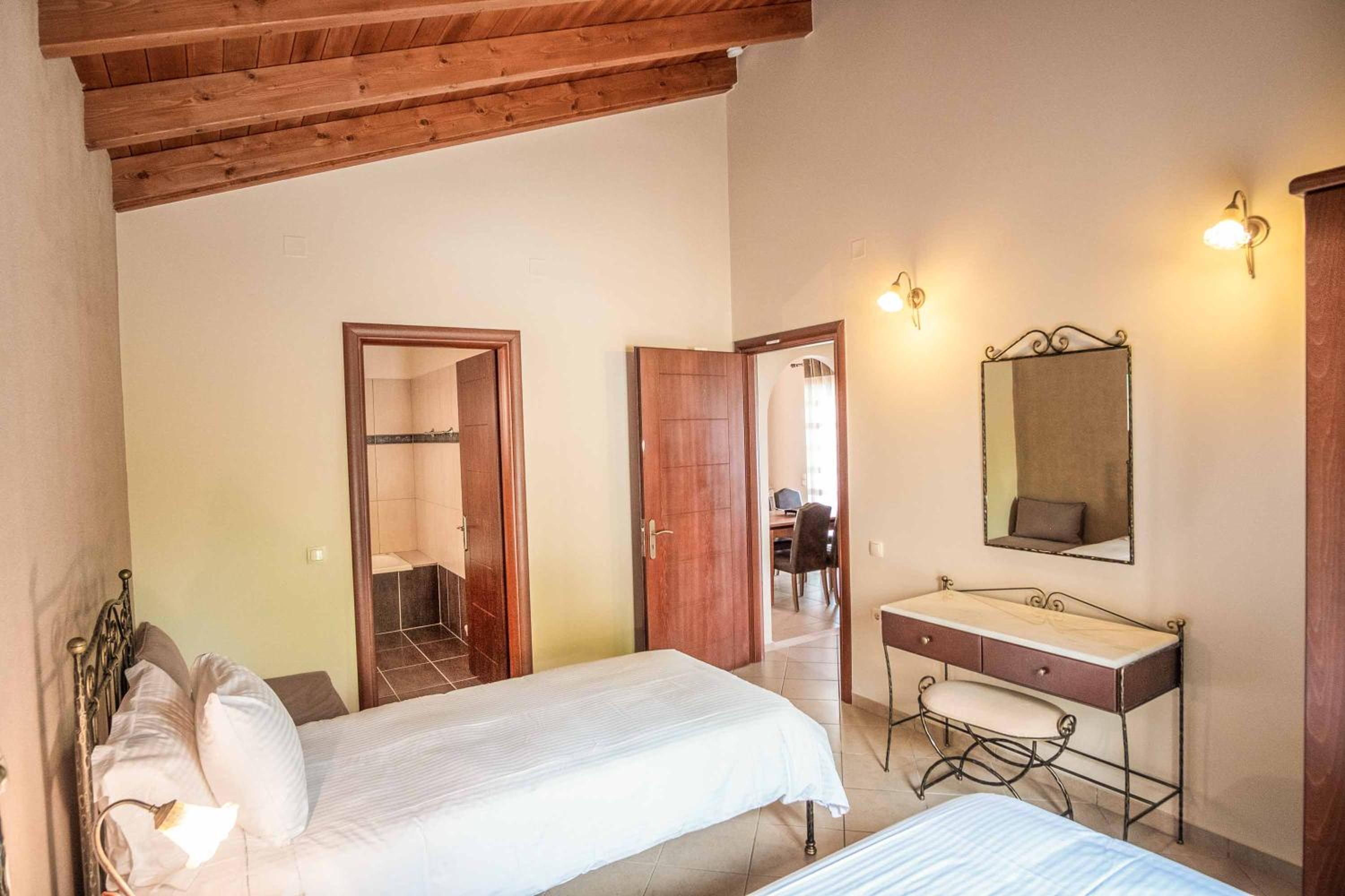 Apolis Luxury Villa