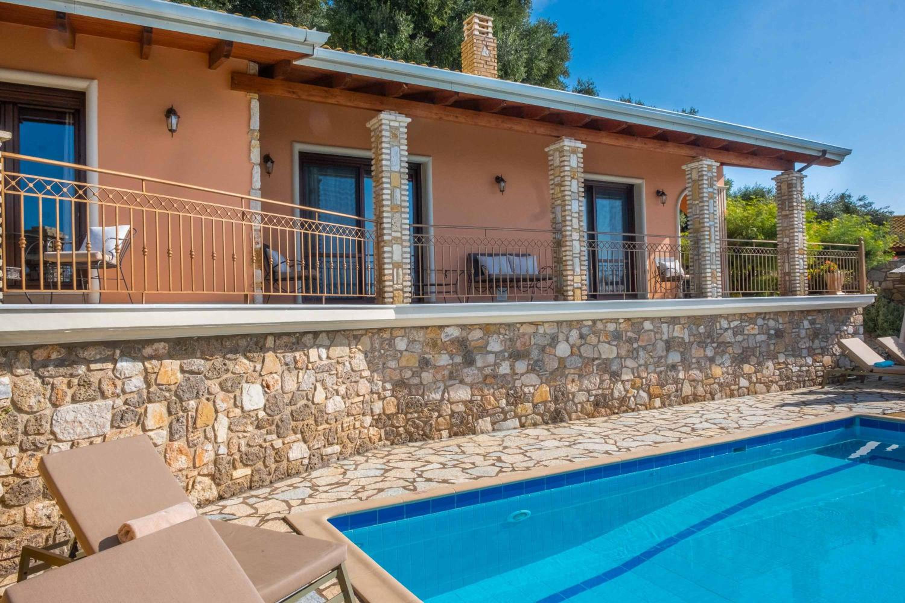 Apolis Luxury Villa