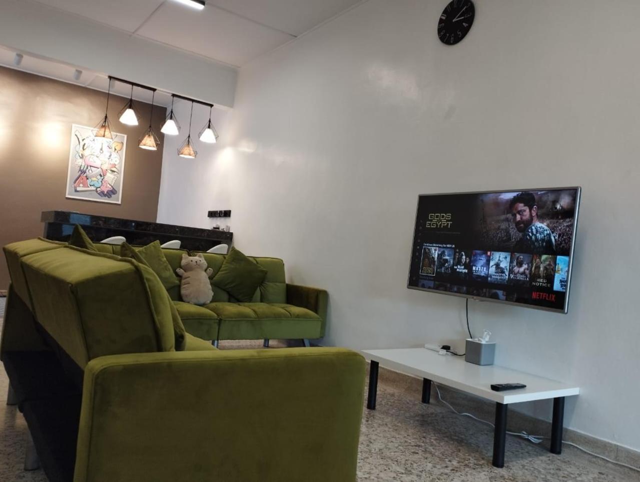 Batu Pahat Taman Banang Homestay