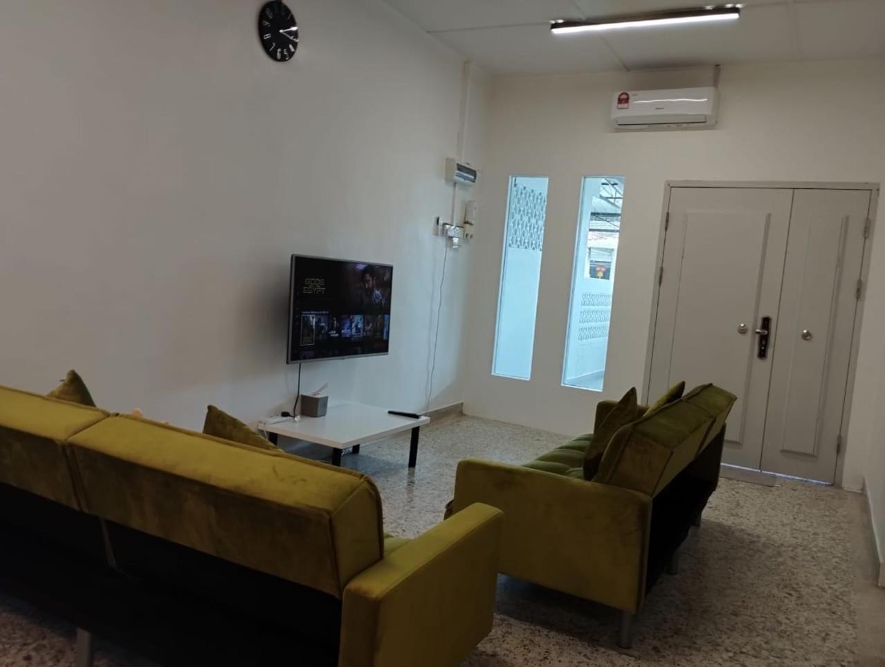 Batu Pahat Taman Banang Homestay
