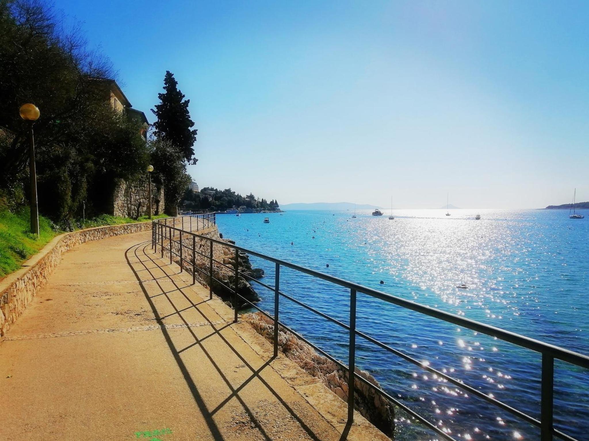 Studio Apartment Michelle - Intermezzo with sea view