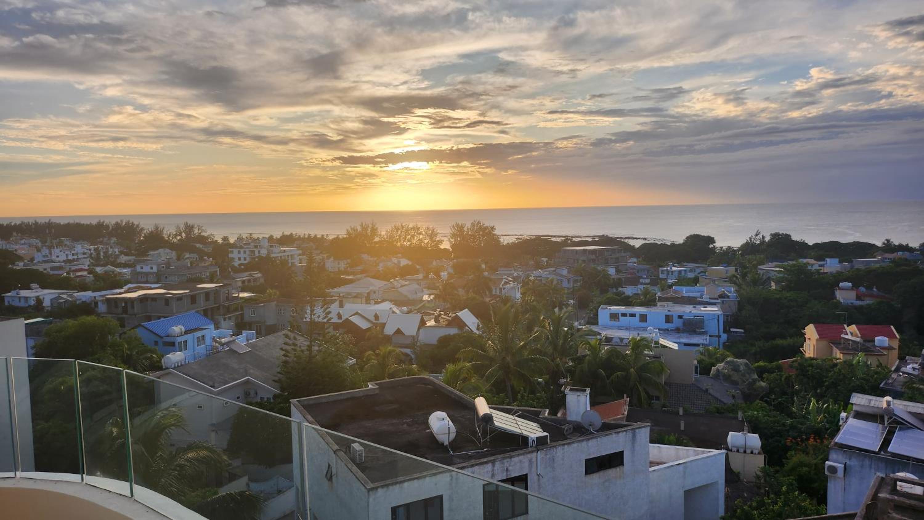 SEAVIEW LUXURY APPARTMENT view 4
