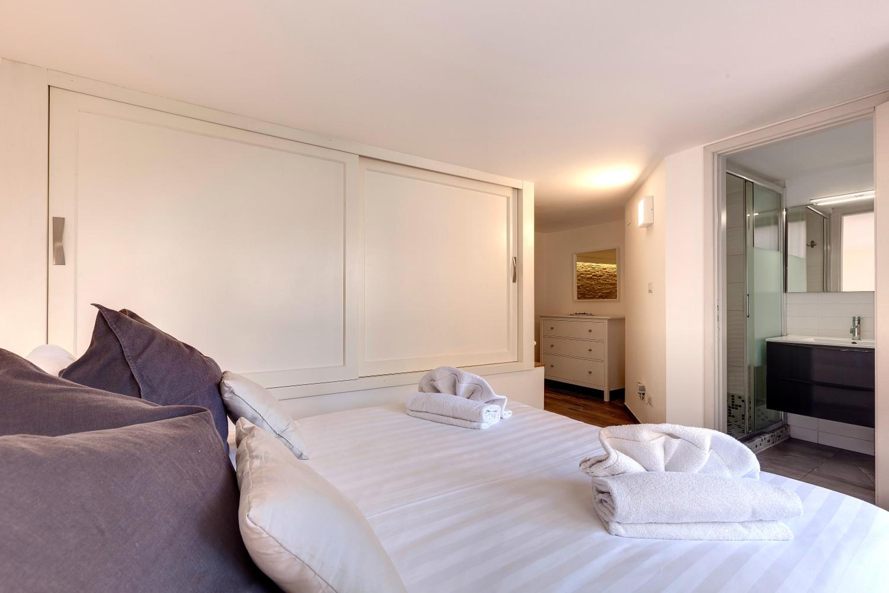 Rachel Apartment by Mamo Florence