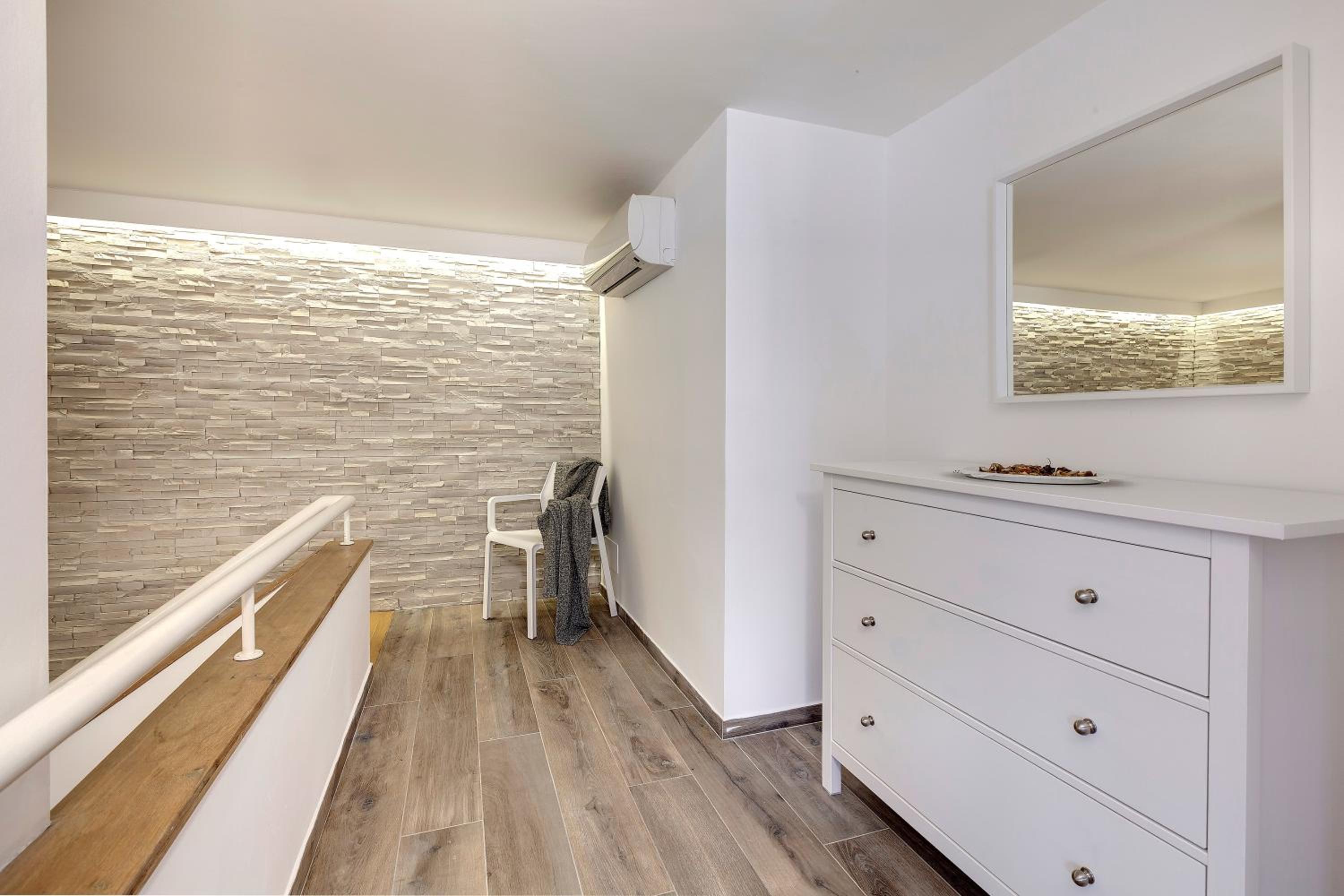 Rachel Apartment by Mamo Florence