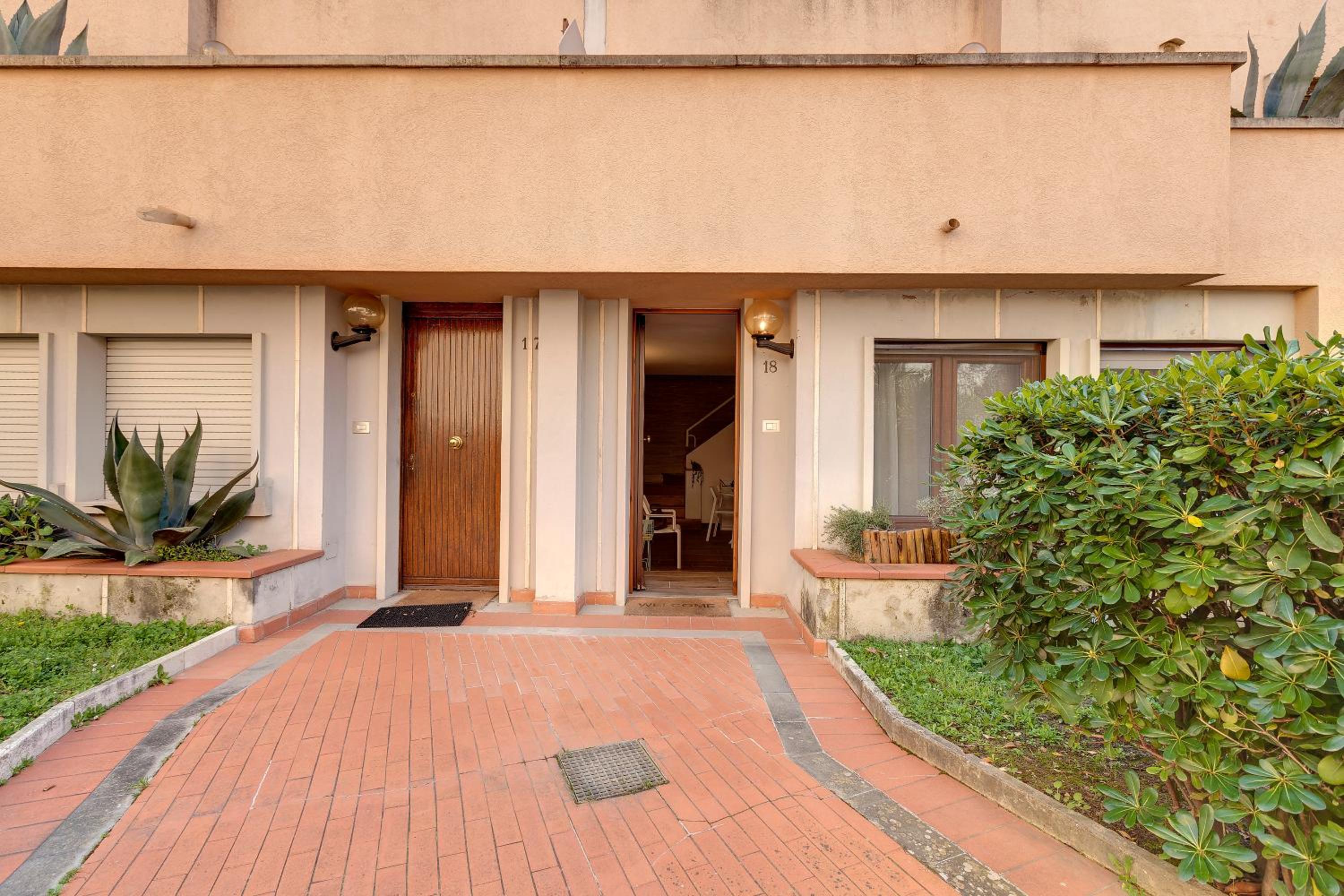 Rachel Apartment by Mamo Florence