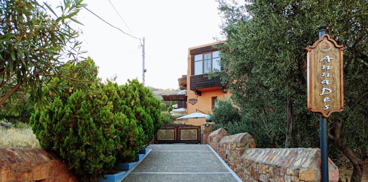 AnnaDes Apartments & Studio Chios view 3