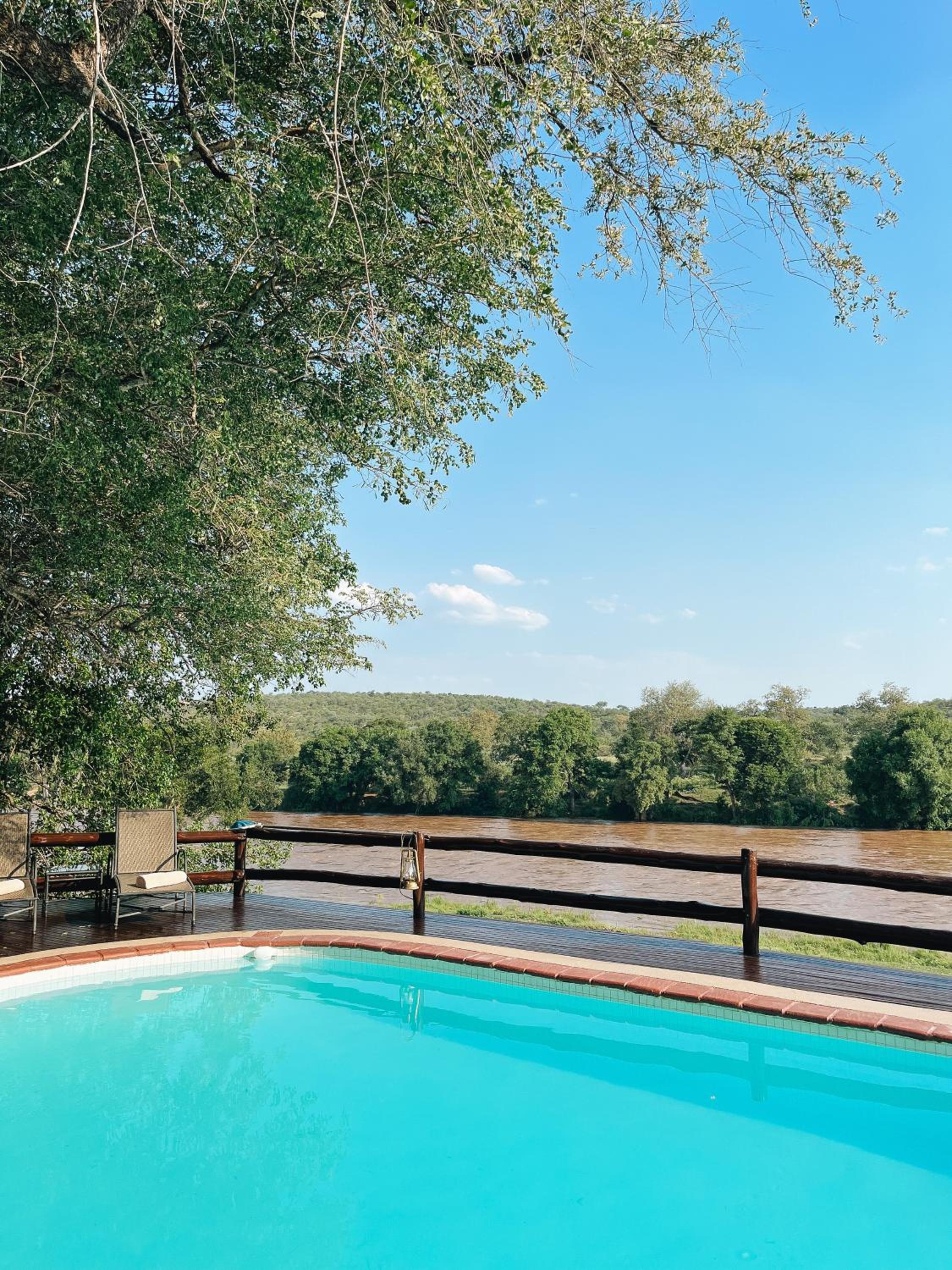 Nyati Safari Lodge