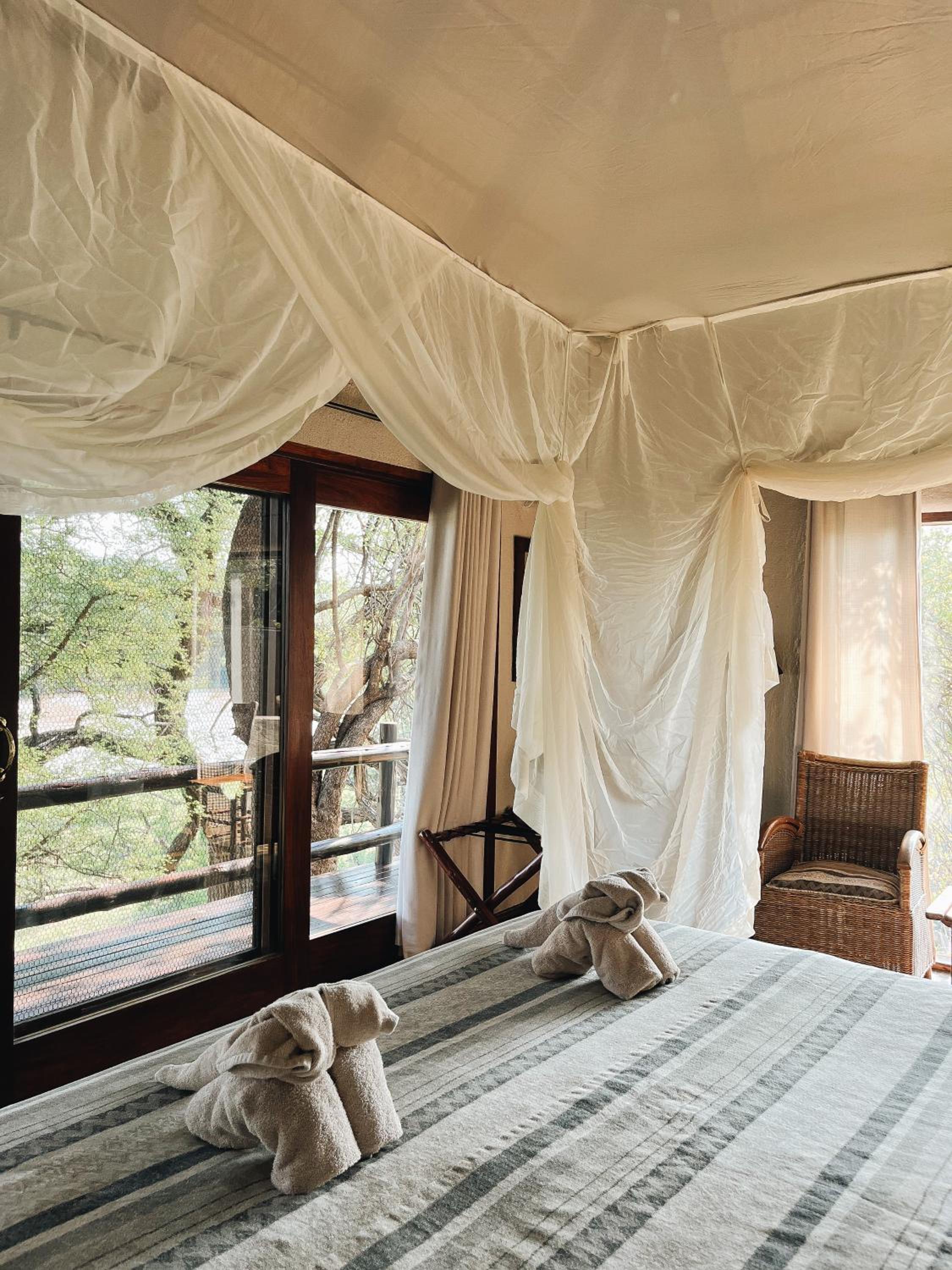 Nyati Safari Lodge