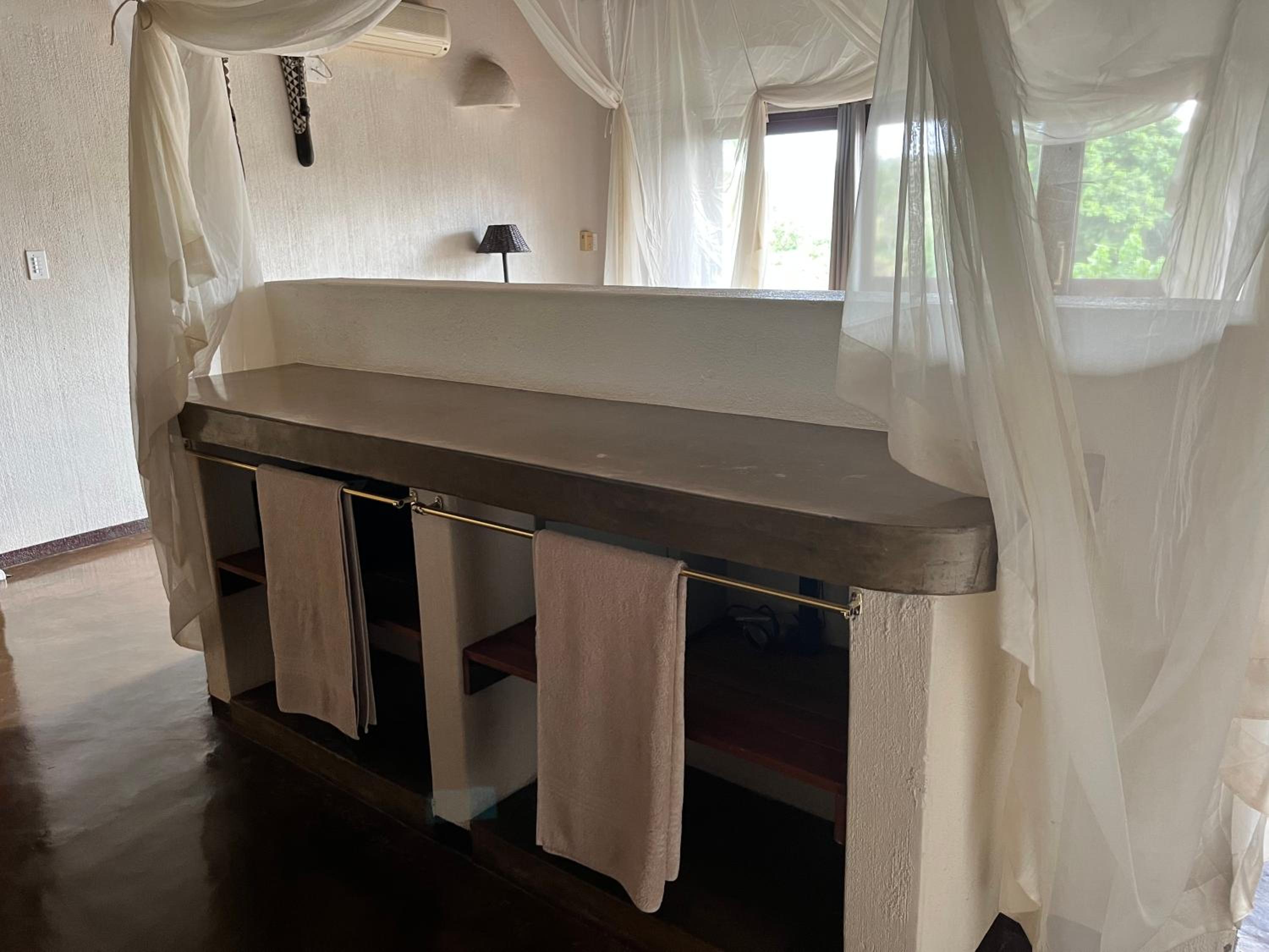 Nyati Safari Lodge