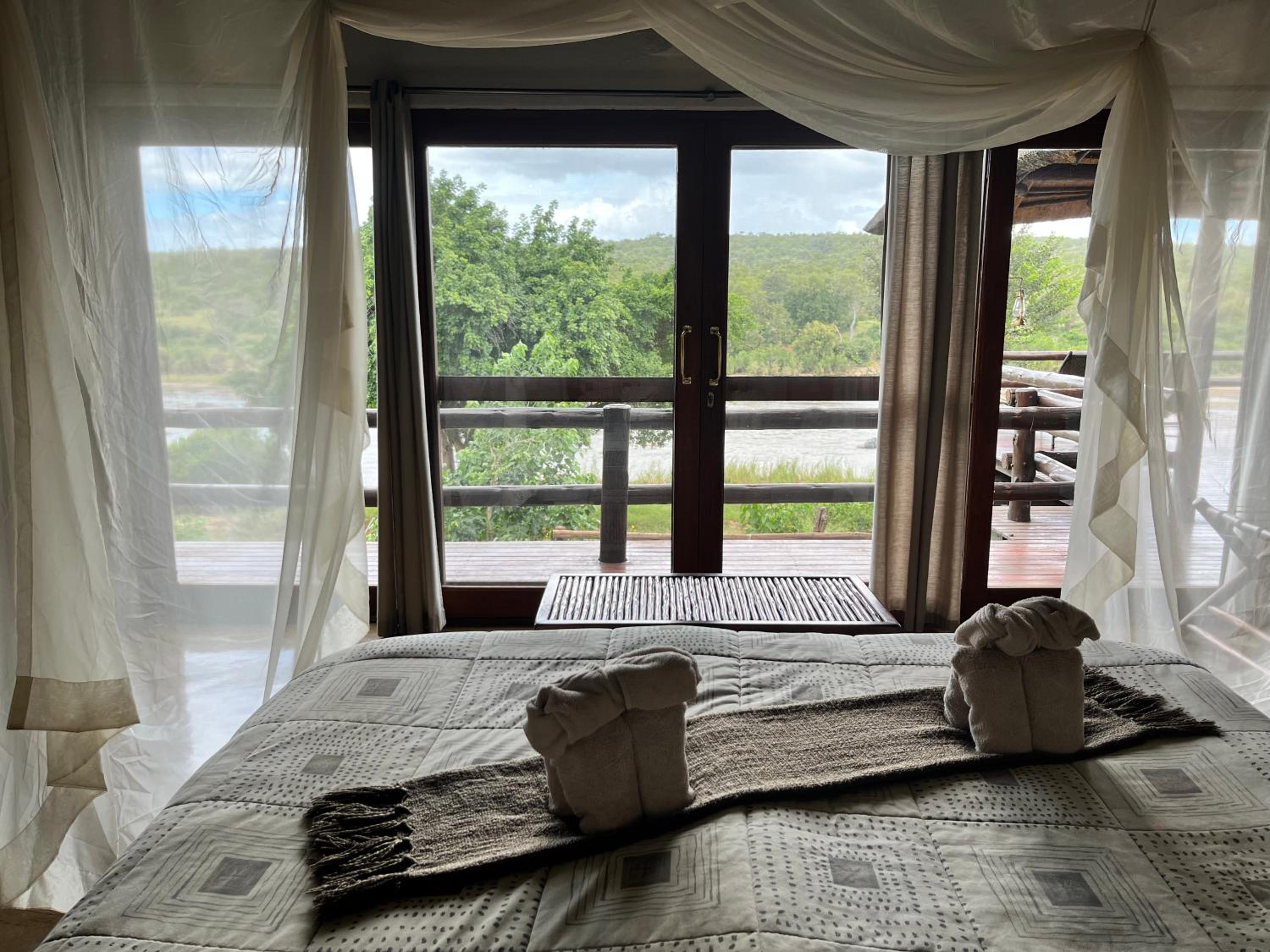 Nyati Safari Lodge