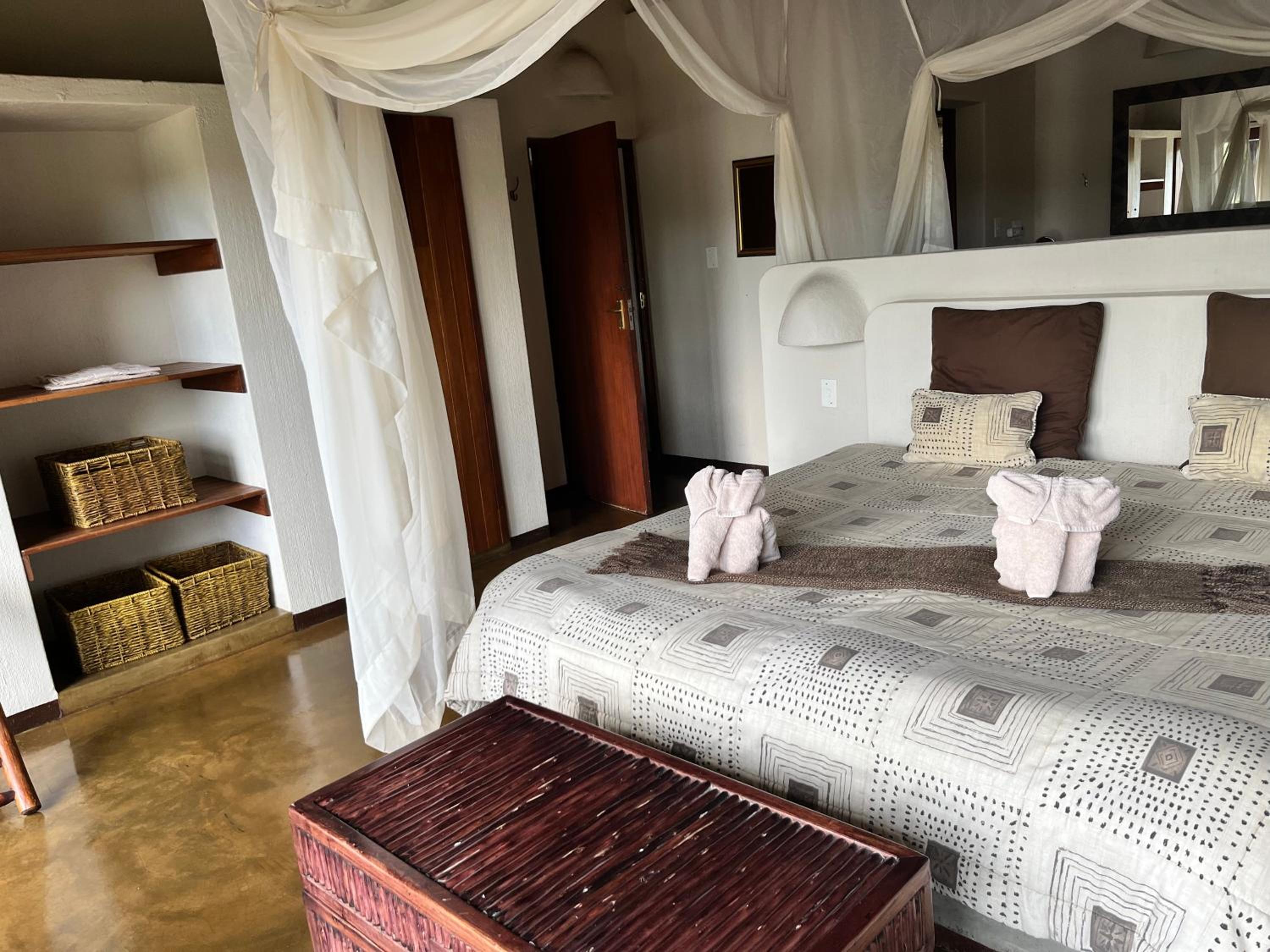Nyati Safari Lodge
