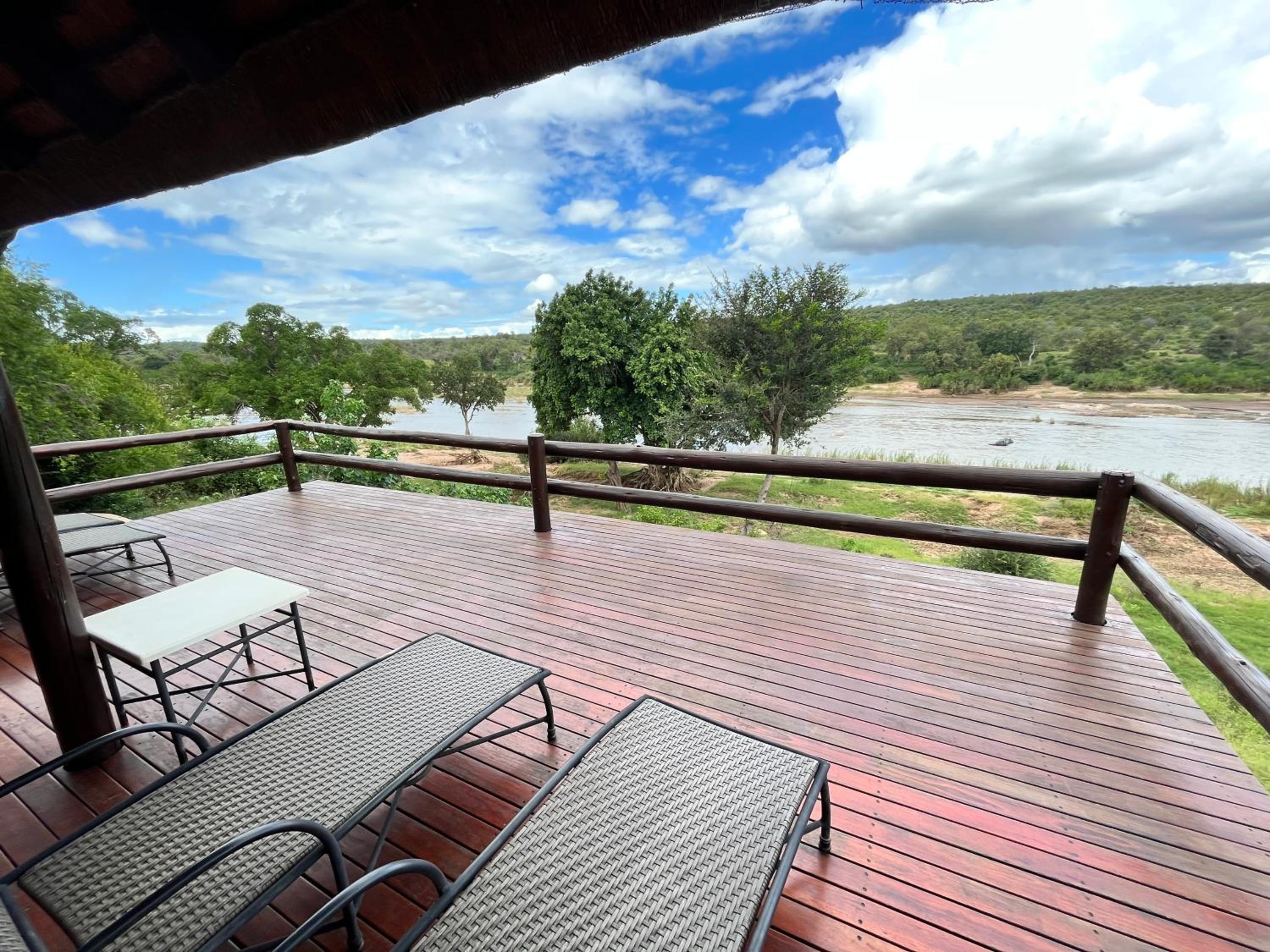 Nyati Safari Lodge