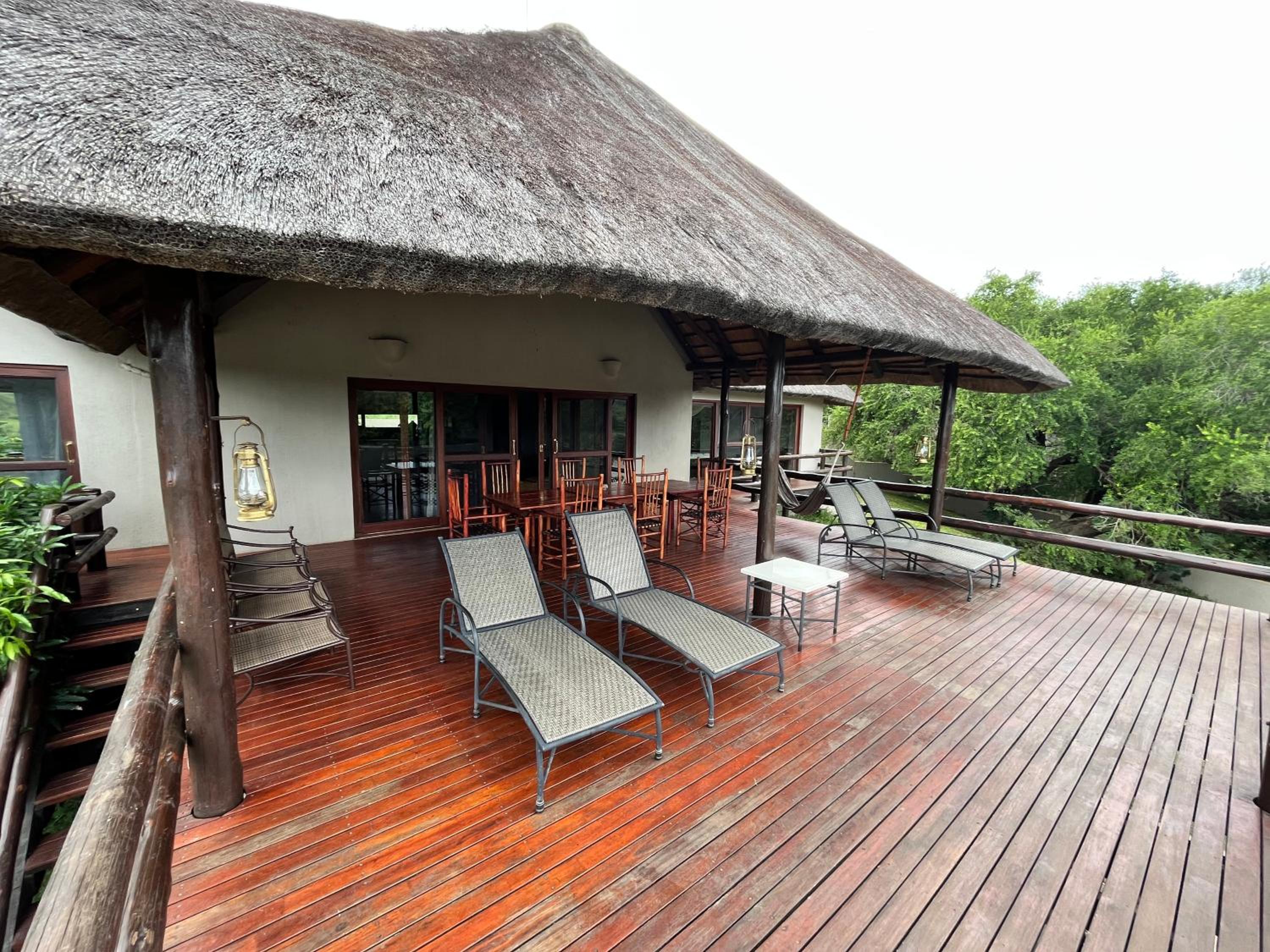 Nyati Safari Lodge