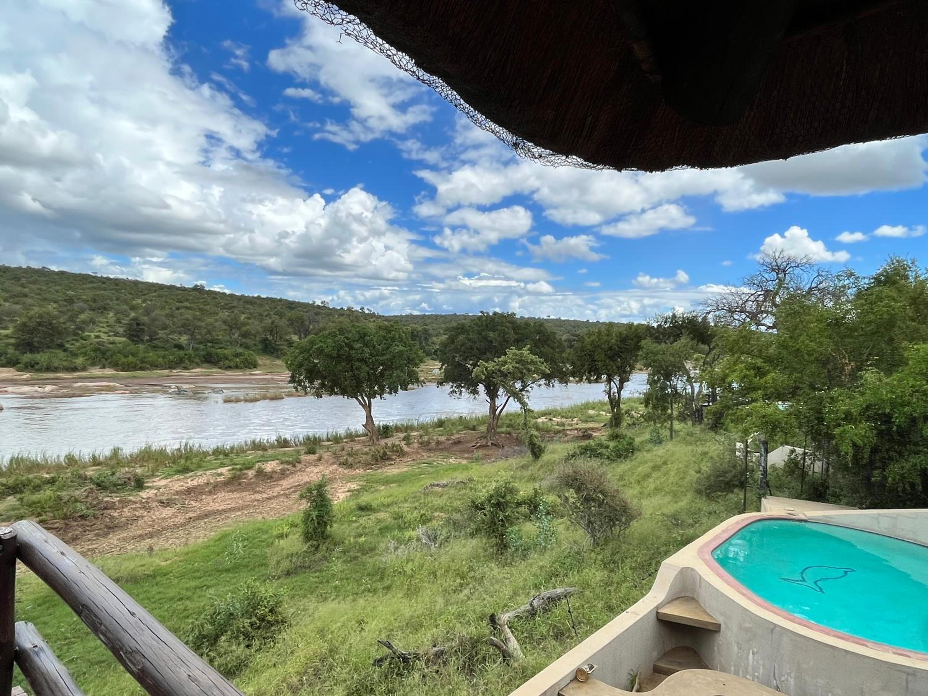 Nyati Safari Lodge