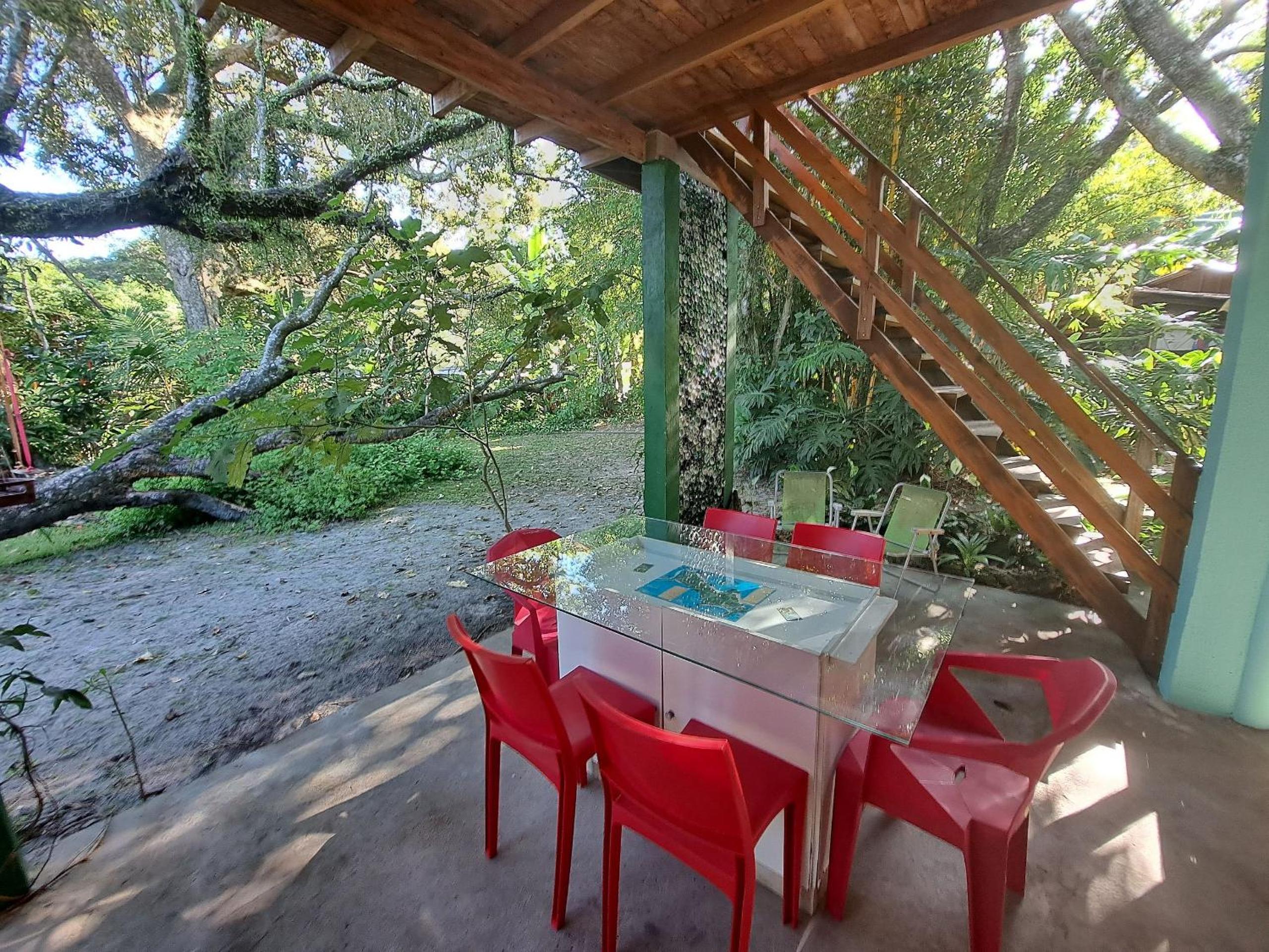 Casa Estilosa e Rústica com Vista para o Pôr do Sol da Ilha do Mel!