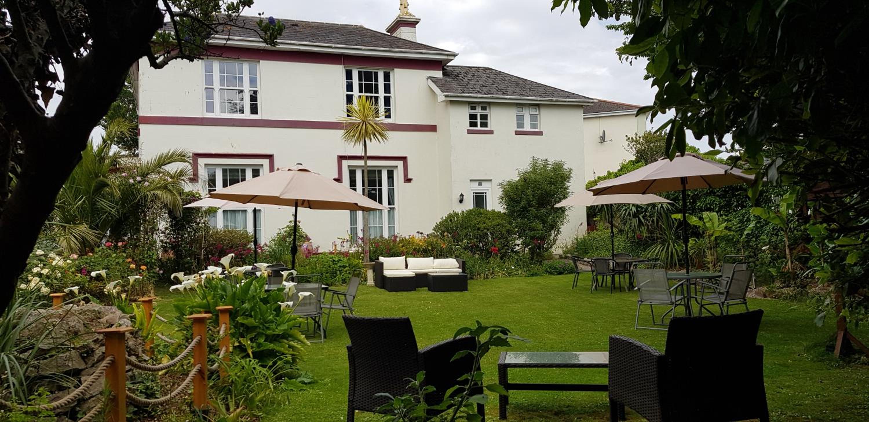 Rose Court Holiday Apartments