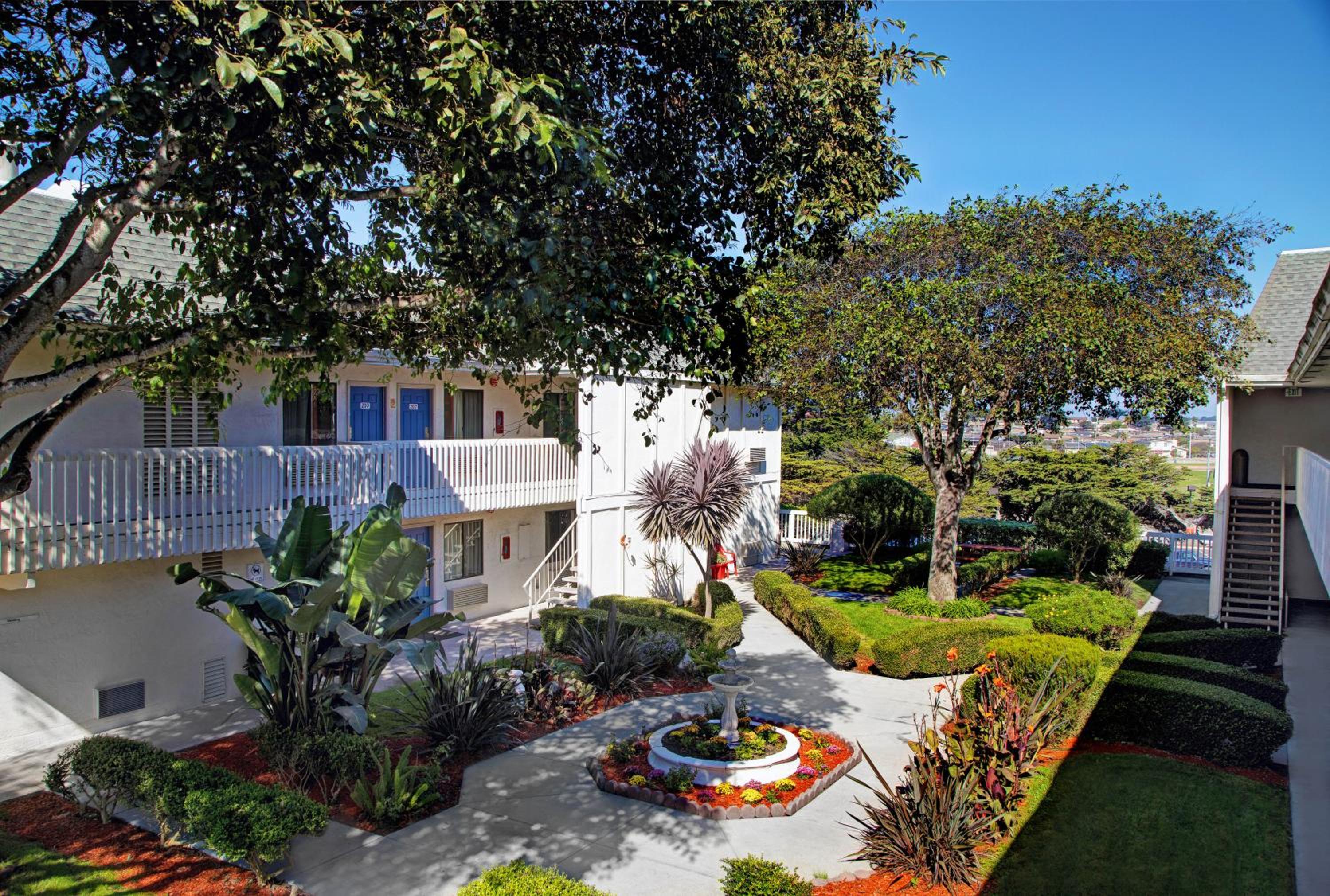 Marina Vacations - Motel 6-Marina, CA - Monterey - Property Image 11