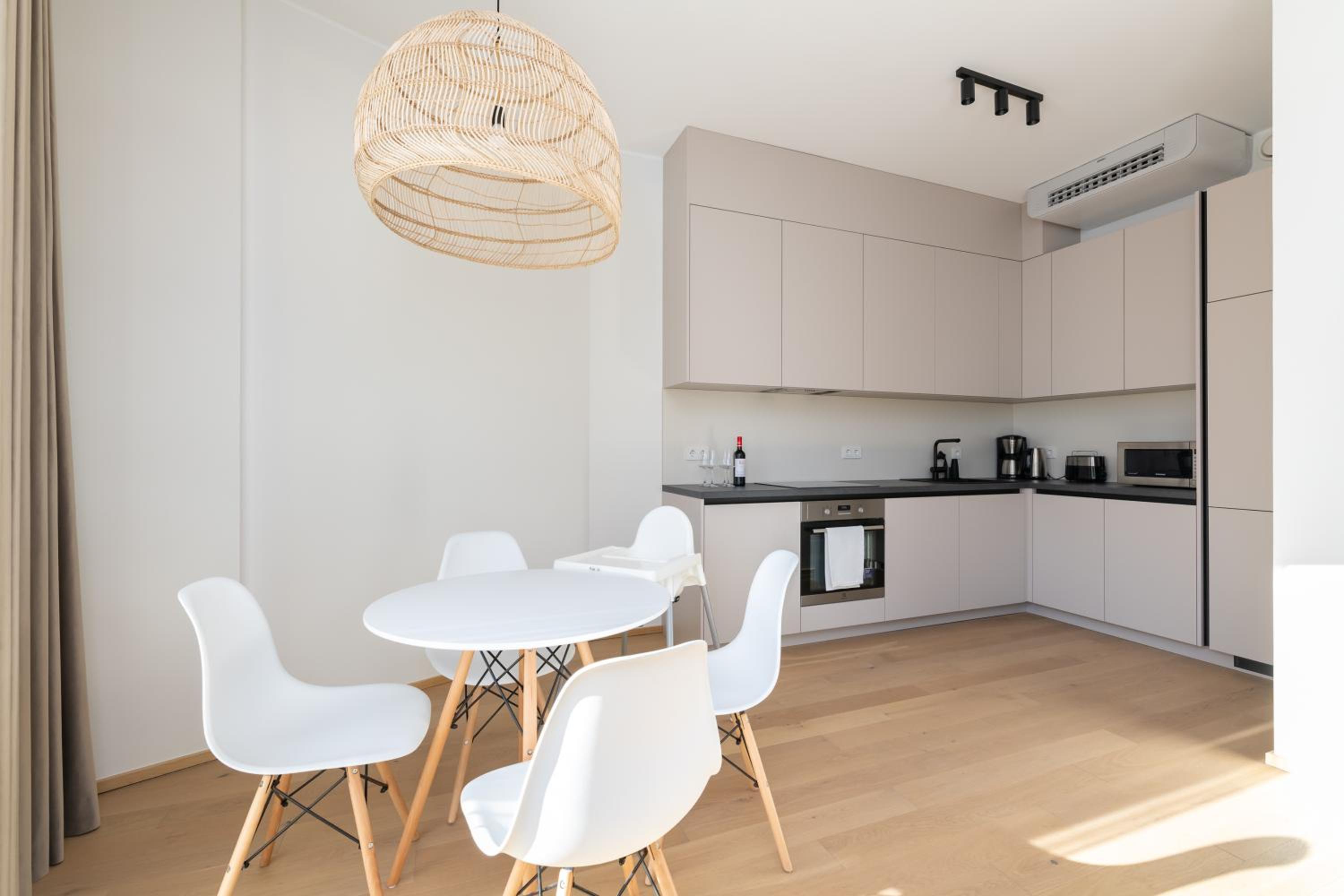 4bdr Modern and Stylish Apartment near Kadriorg with Free Parking