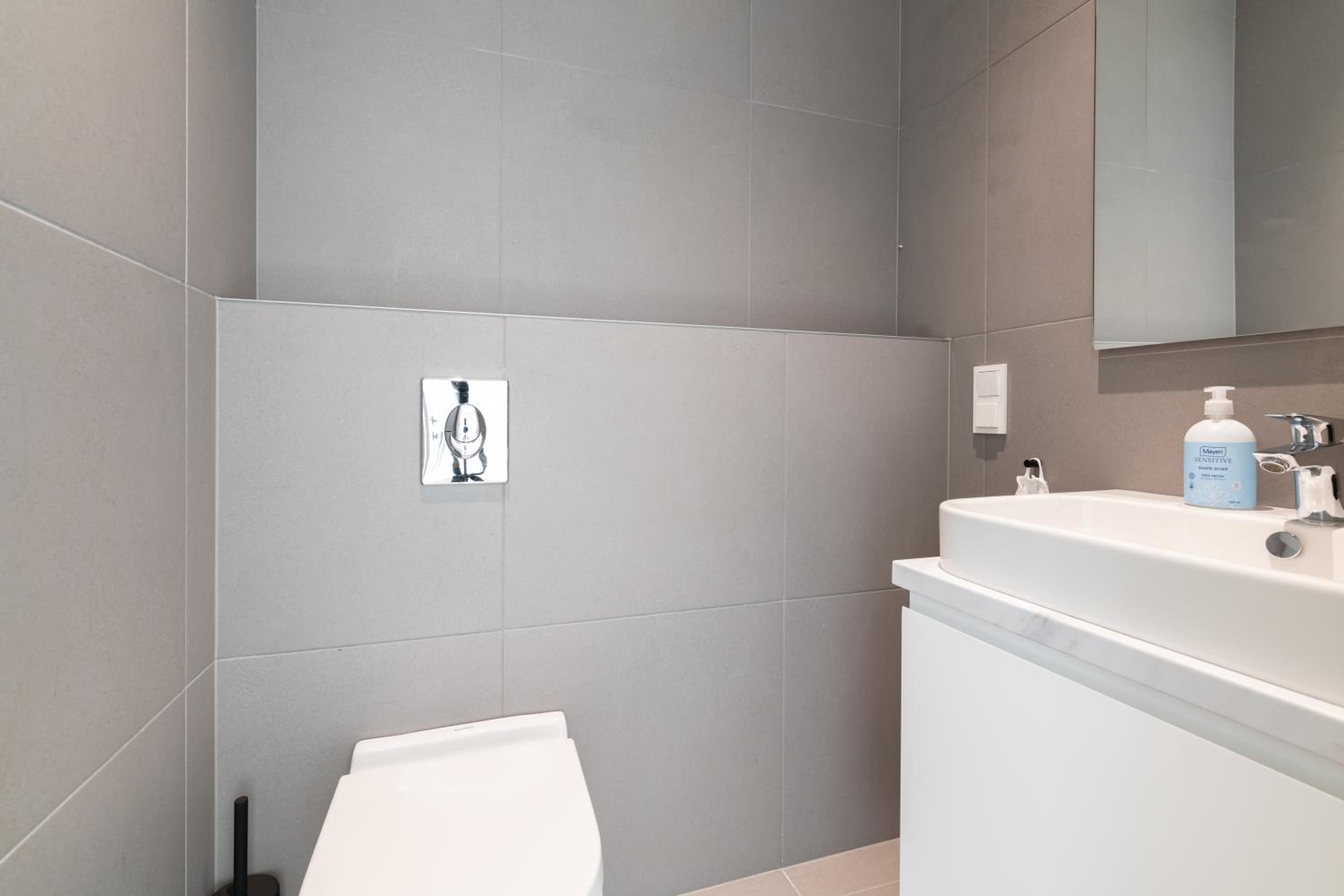4bdr Modern and Stylish Apartment near Kadriorg with Free Parking