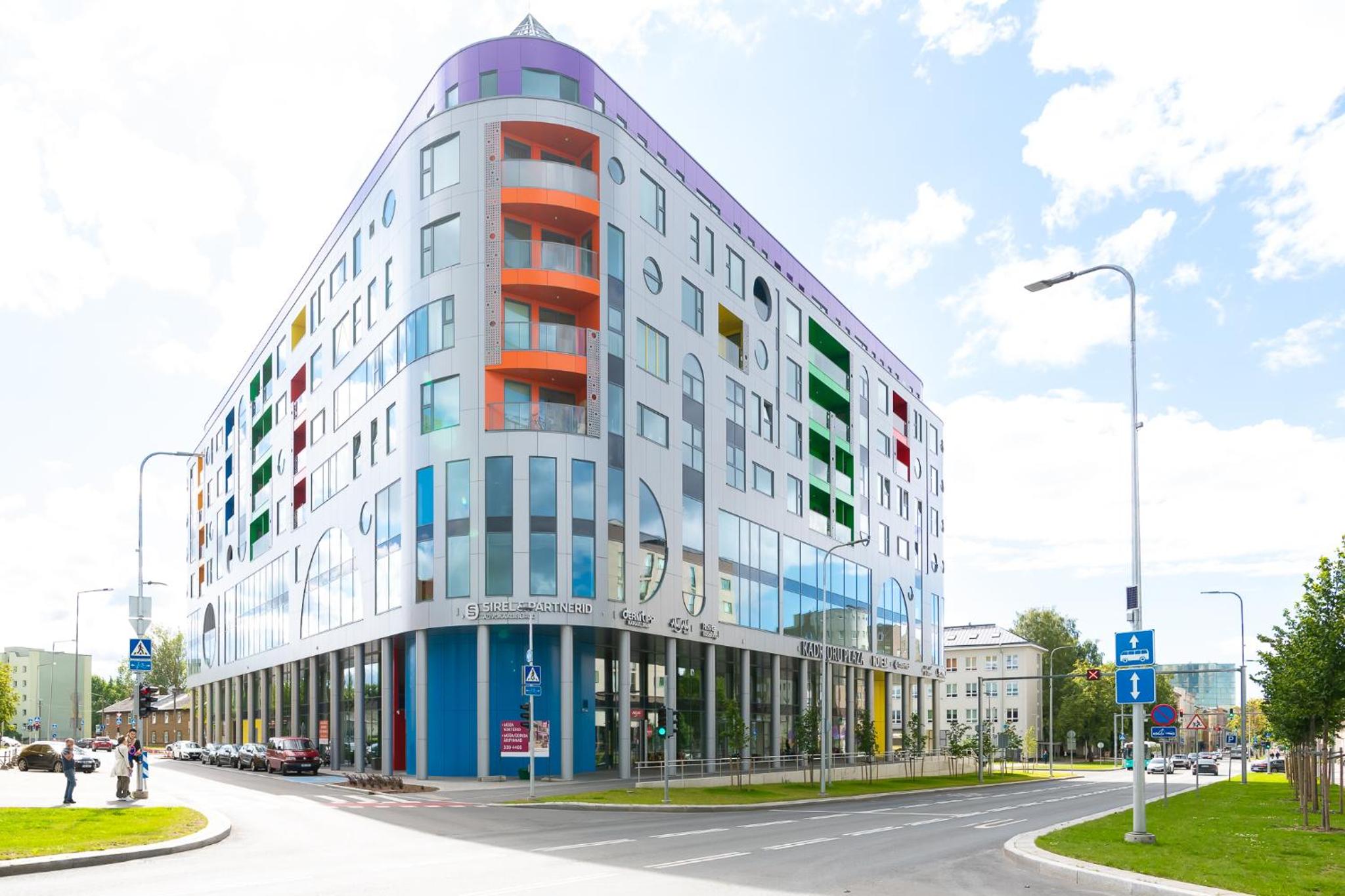 4bdr Modern and Stylish Apartment near Kadriorg with Free Parking