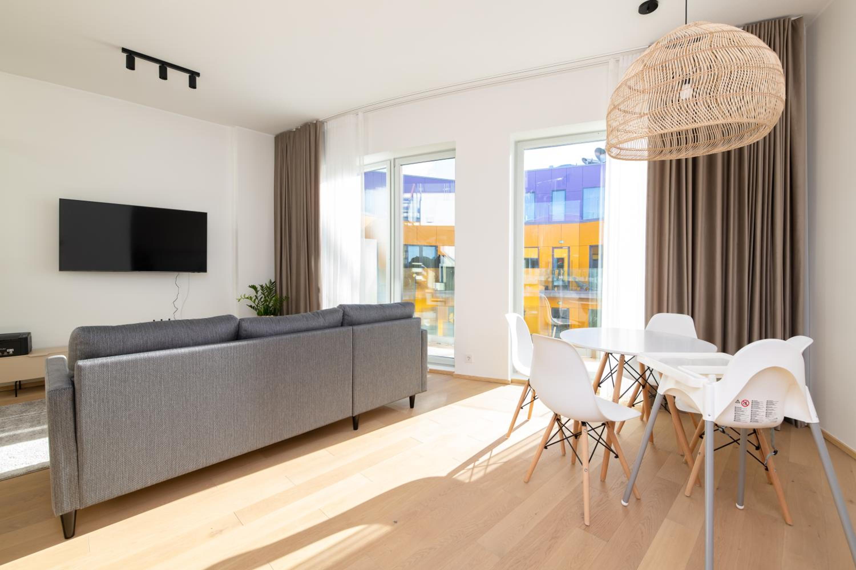 4bdr Modern and Stylish Apartment near Kadriorg with Free Parking