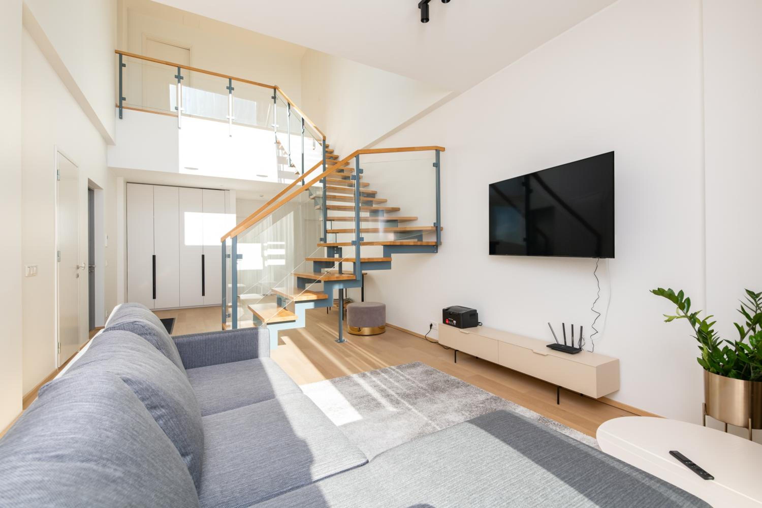 4bdr Modern and Stylish Apartment near Kadriorg with Free Parking