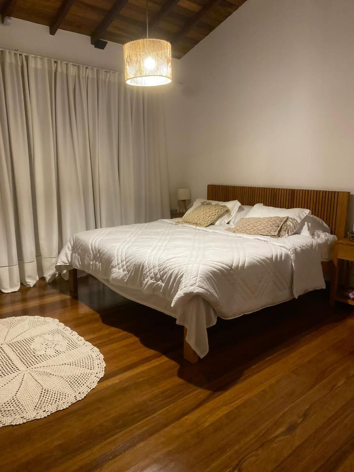 Casa alto padrão a 100 metros da praia brava