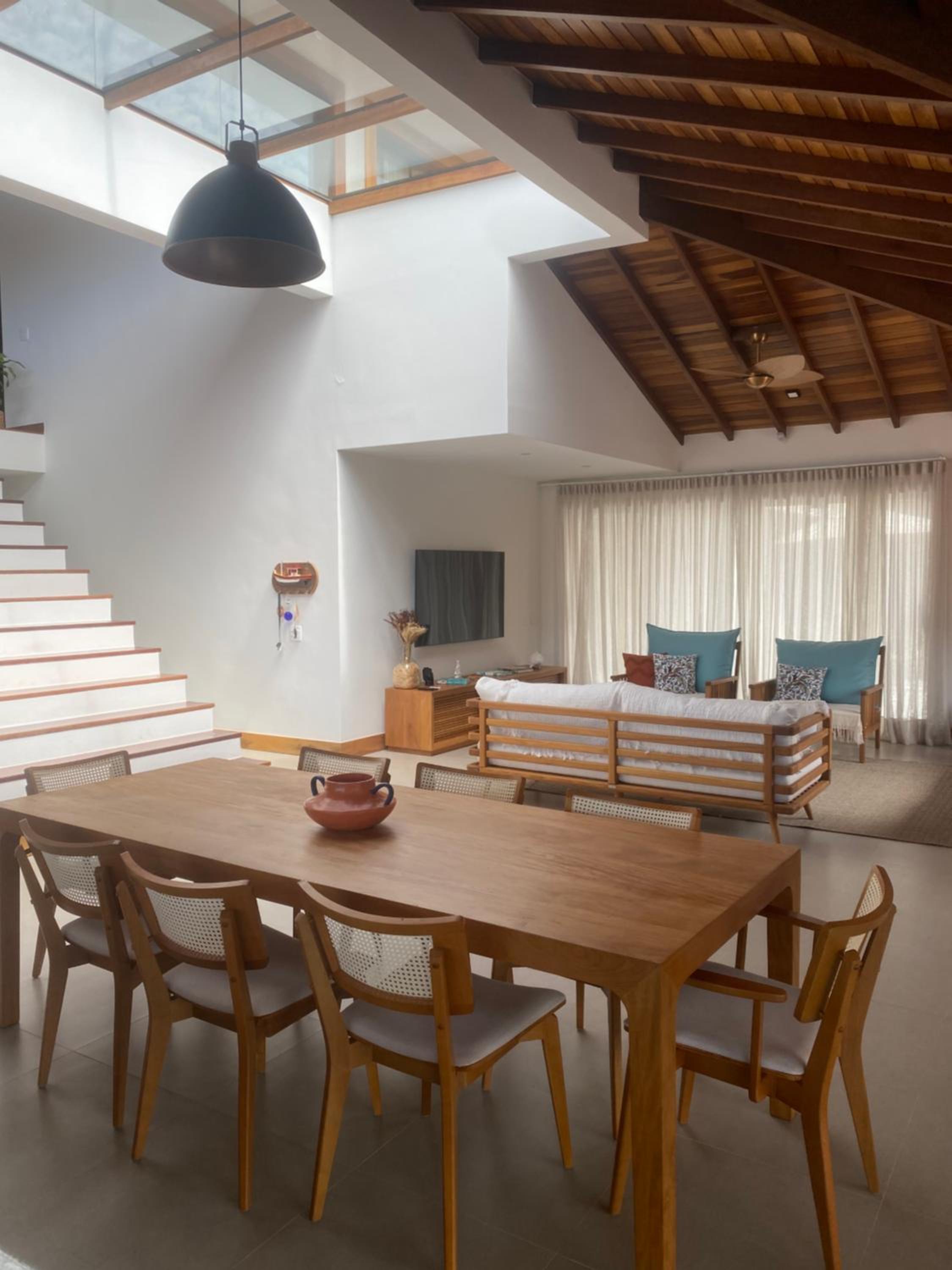 Casa alto padrão a 100 metros da praia brava