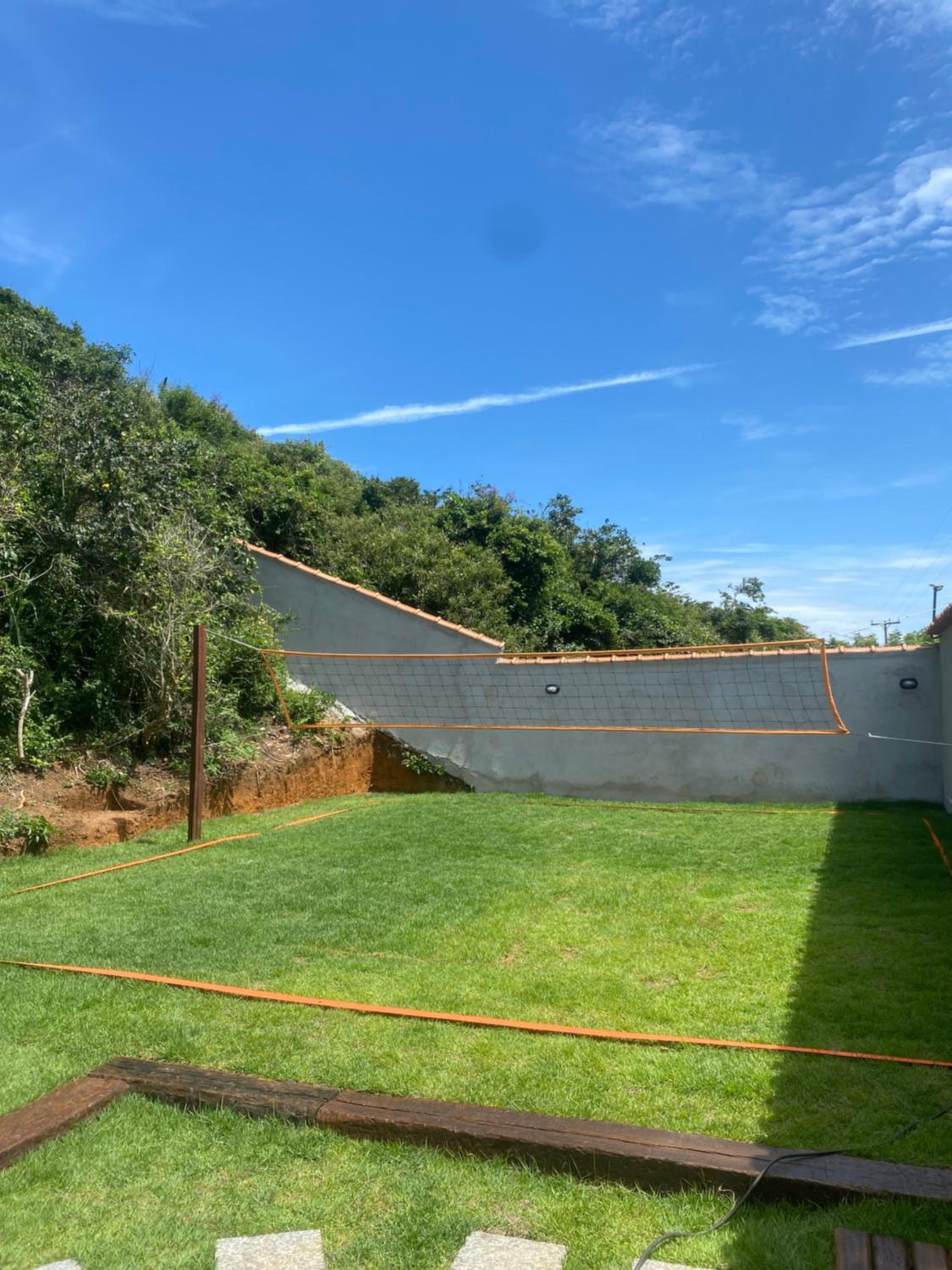 Casa alto padrão a 100 metros da praia brava