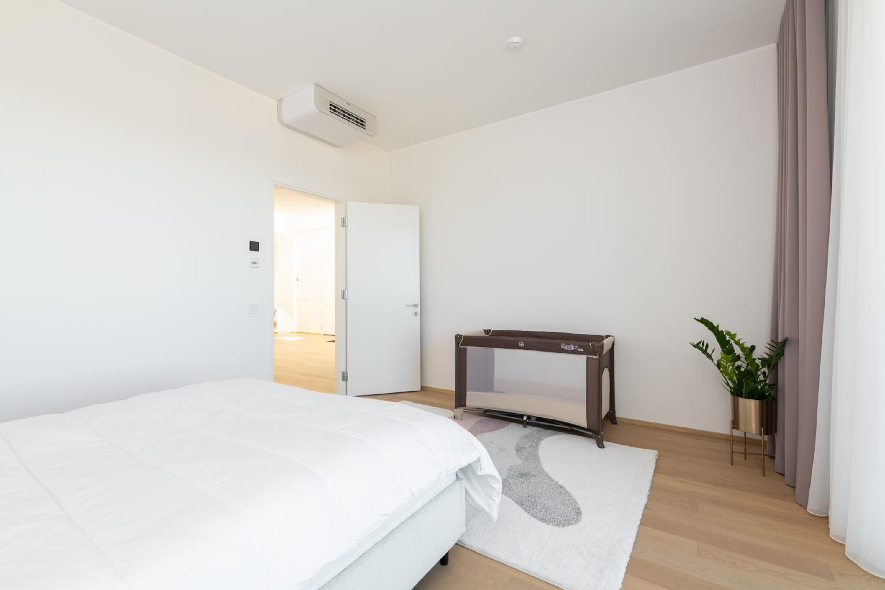 4bdr Modern and Stylish Apartment near Kadriorg with Free Parking