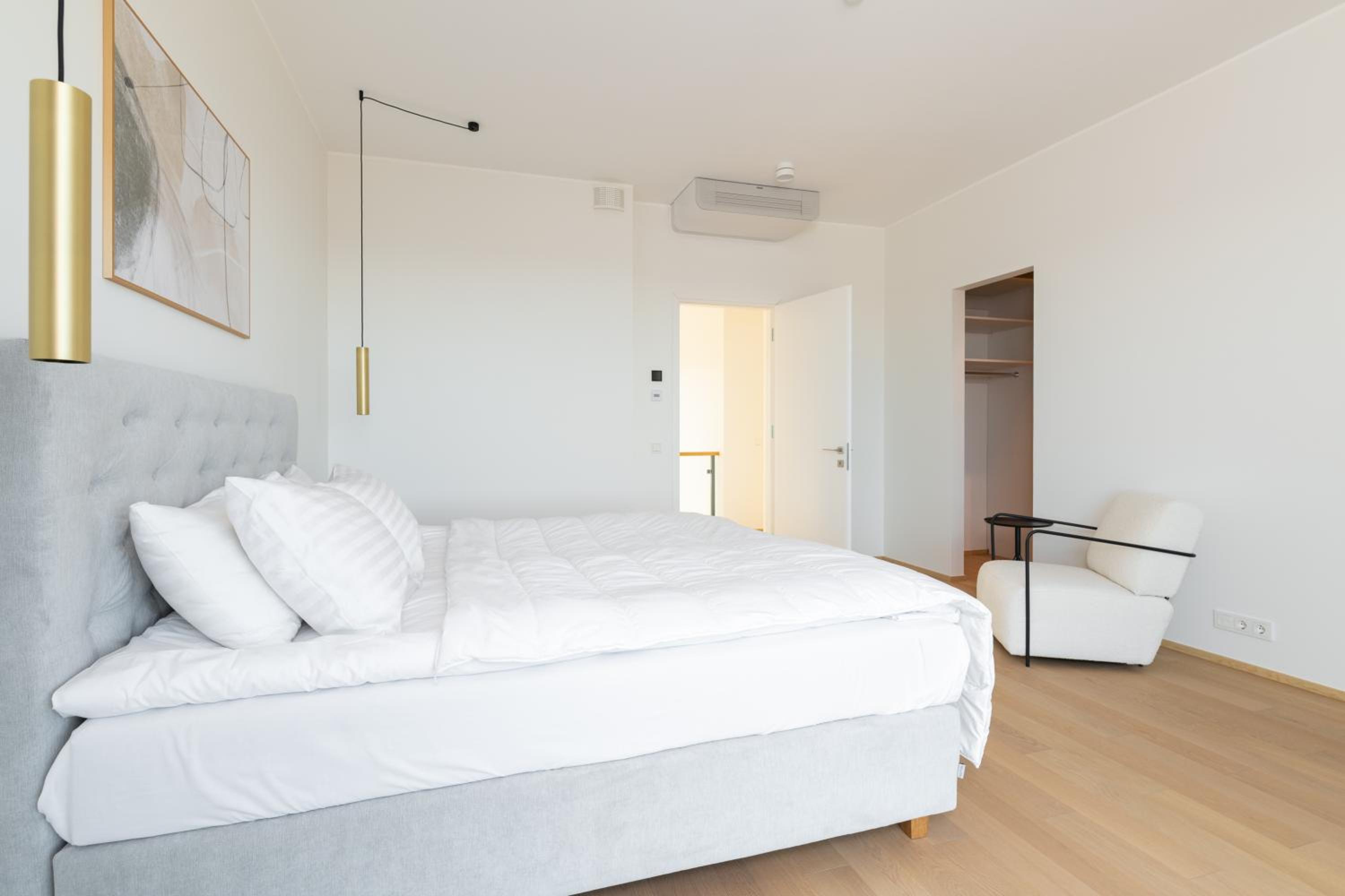 4bdr Modern and Stylish Apartment near Kadriorg with Free Parking