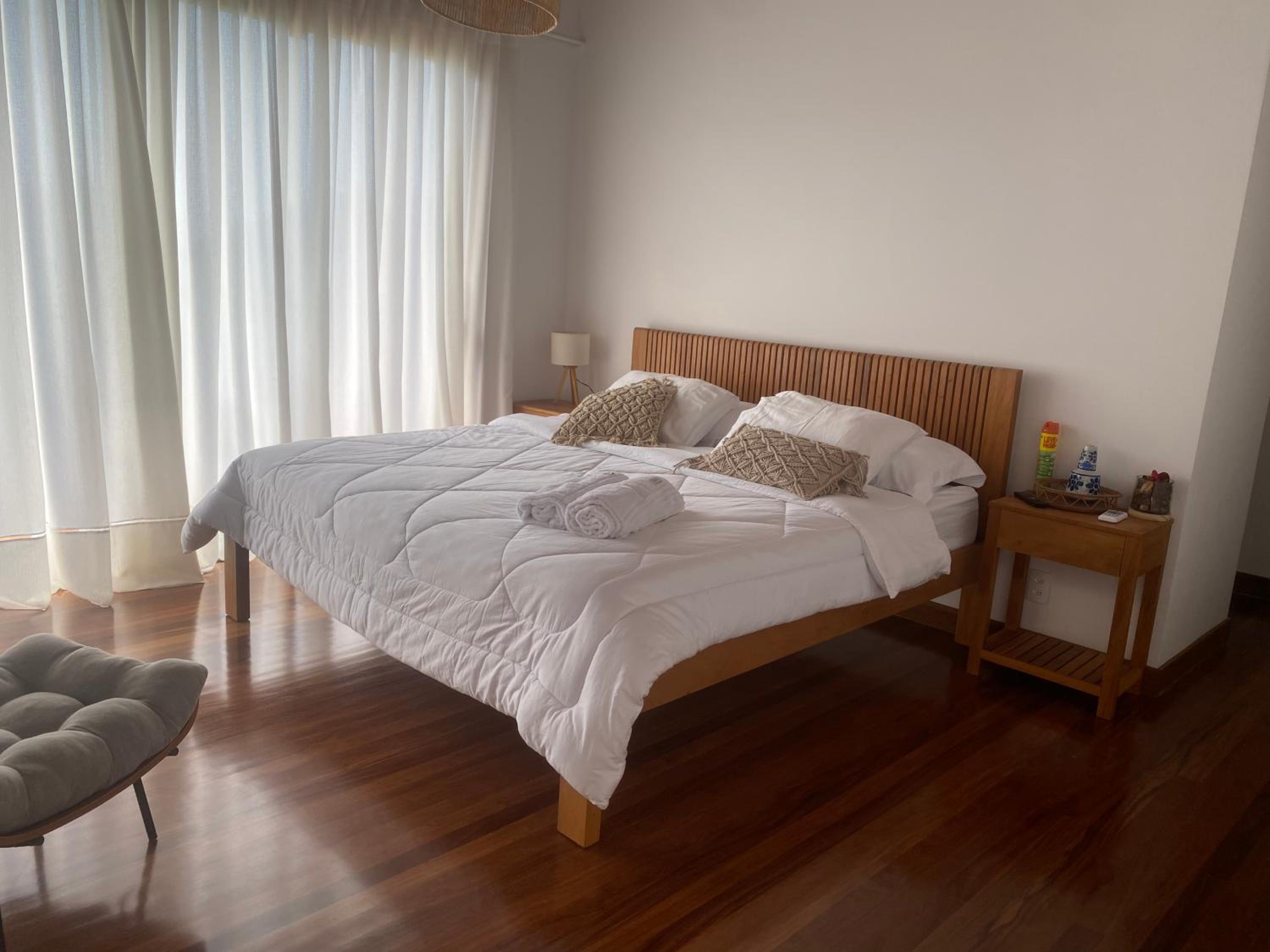 Casa alto padrão a 100 metros da praia brava
