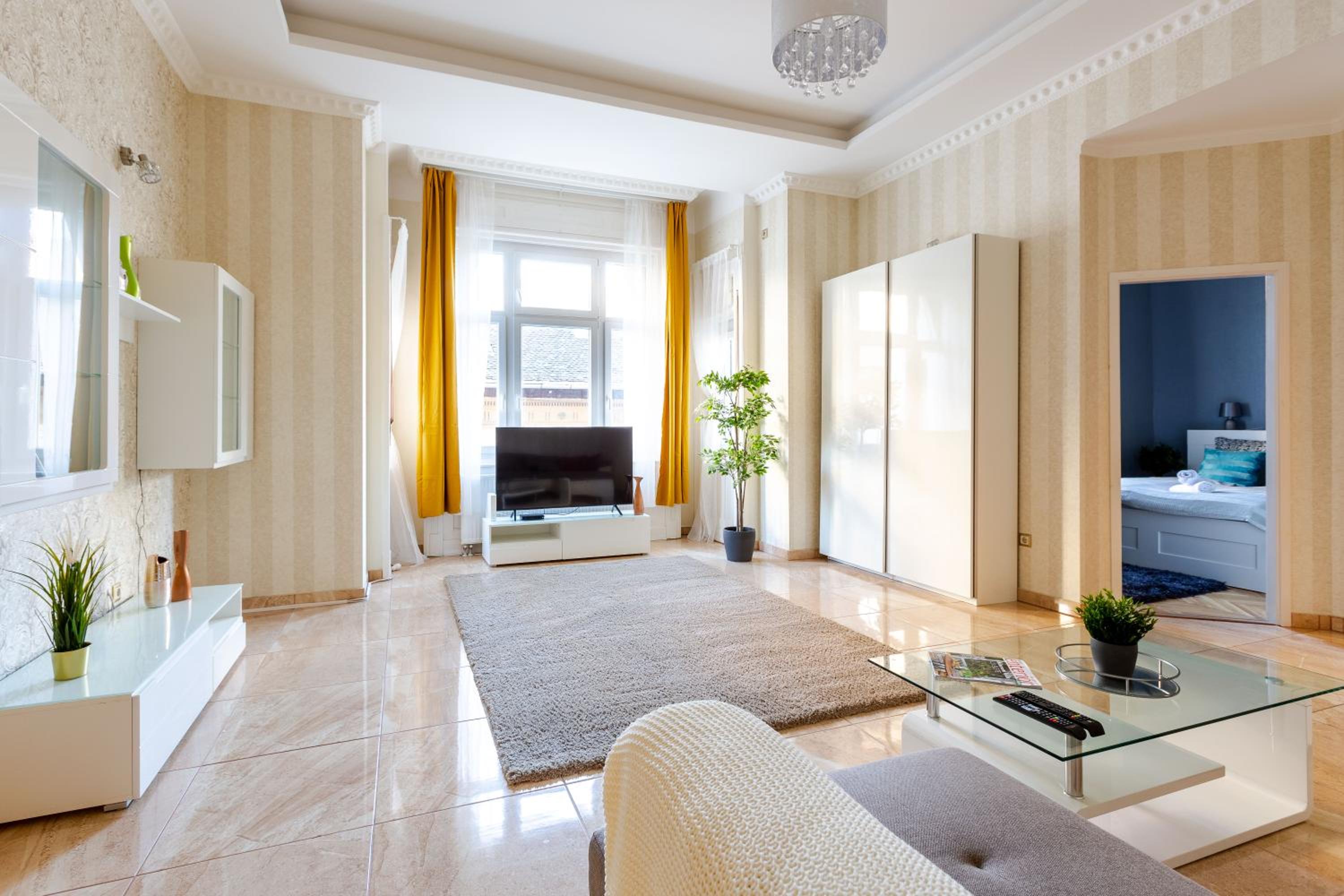 Luxury Downtown Home by Anna view 4