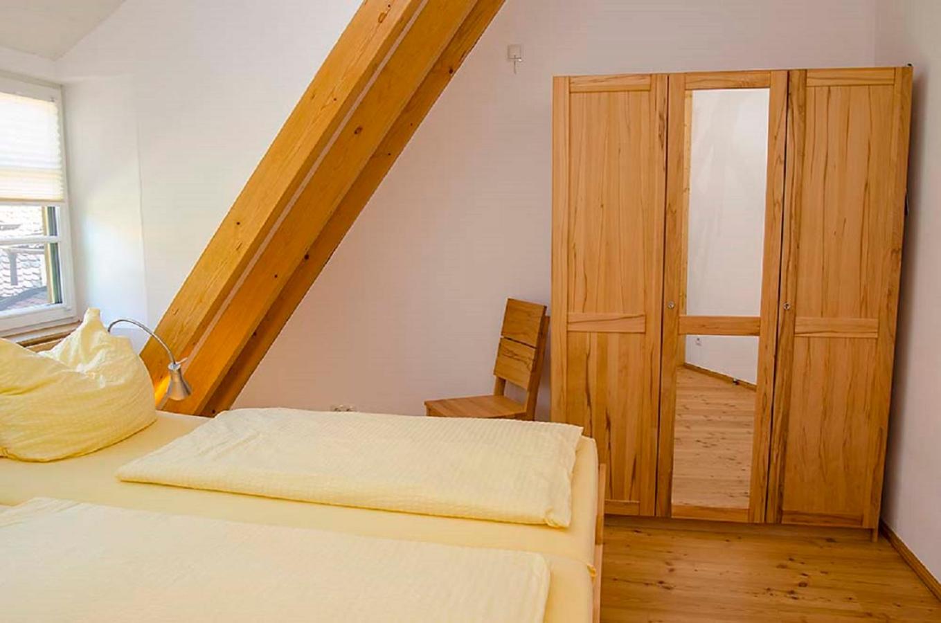 Urlaub beim Winzer - Ferienwohnung IDIG mit Balkon