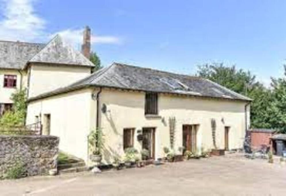 Hotel West Town Barn