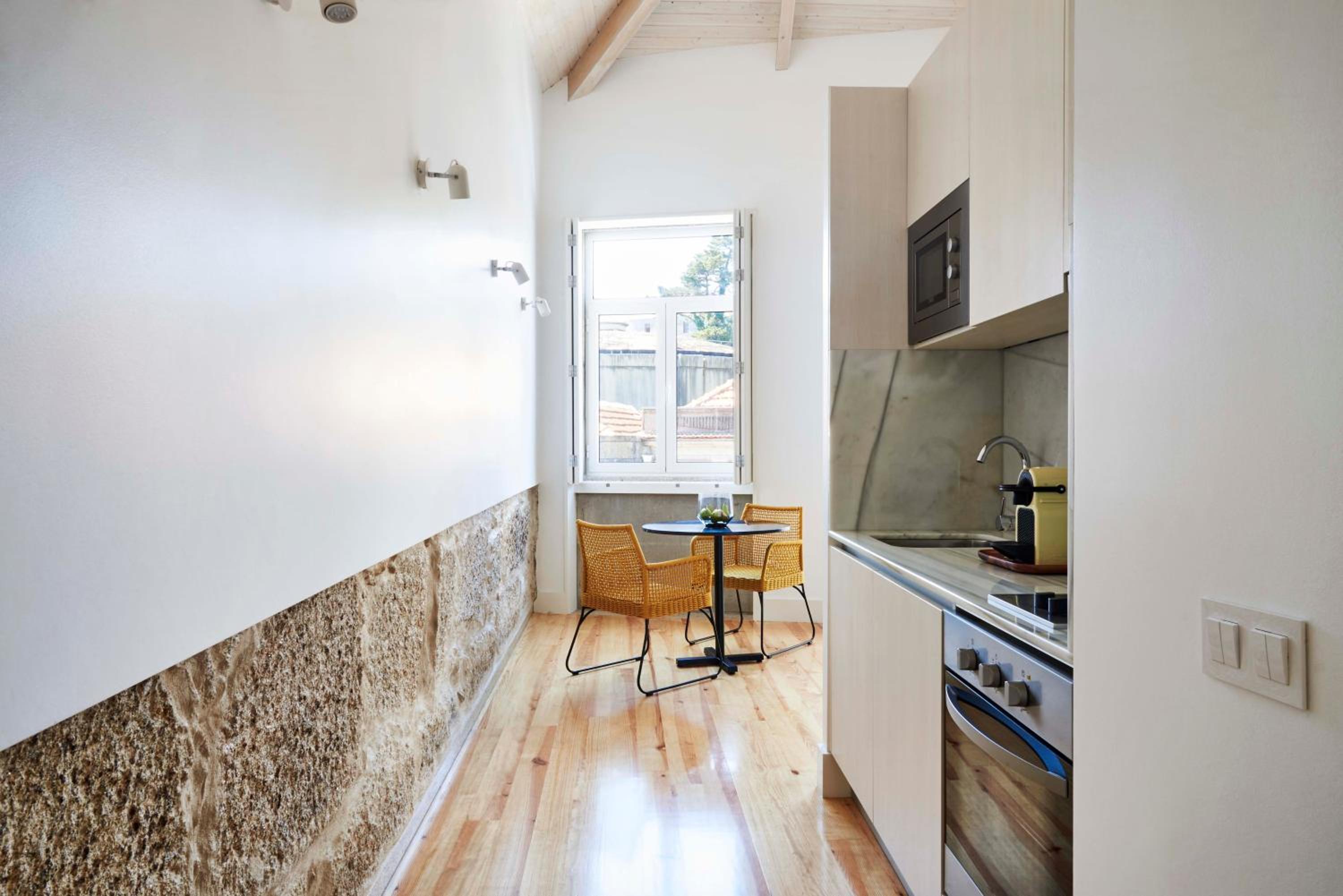Pause Apartments