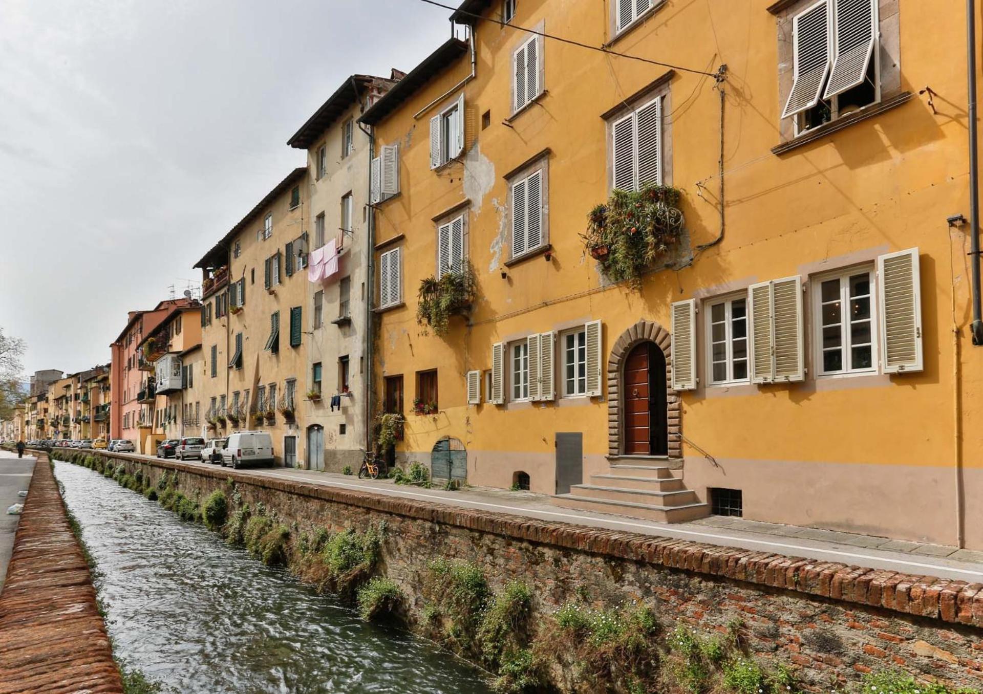 Casa Janca, Find sanctuary at extraordinary rates! Luxury Smart Apartment in Central Lucca