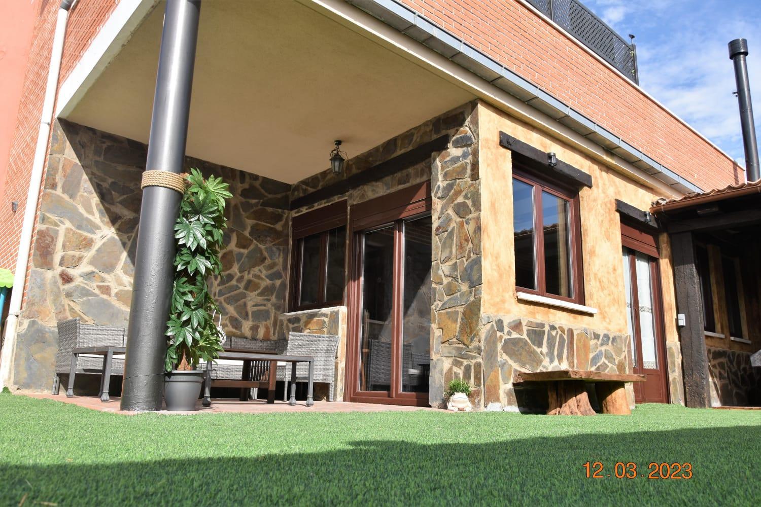 casa rural valderaduey
